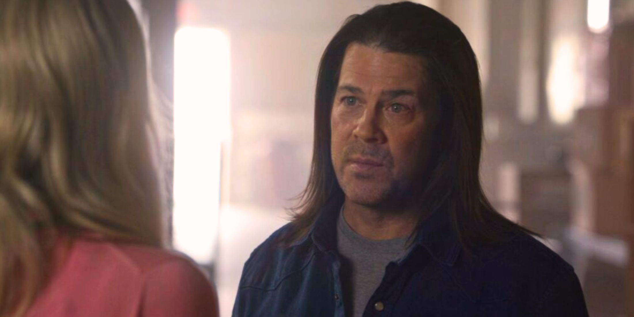 Eliot looking at Parker in Leverage: Redemption season 3 finale