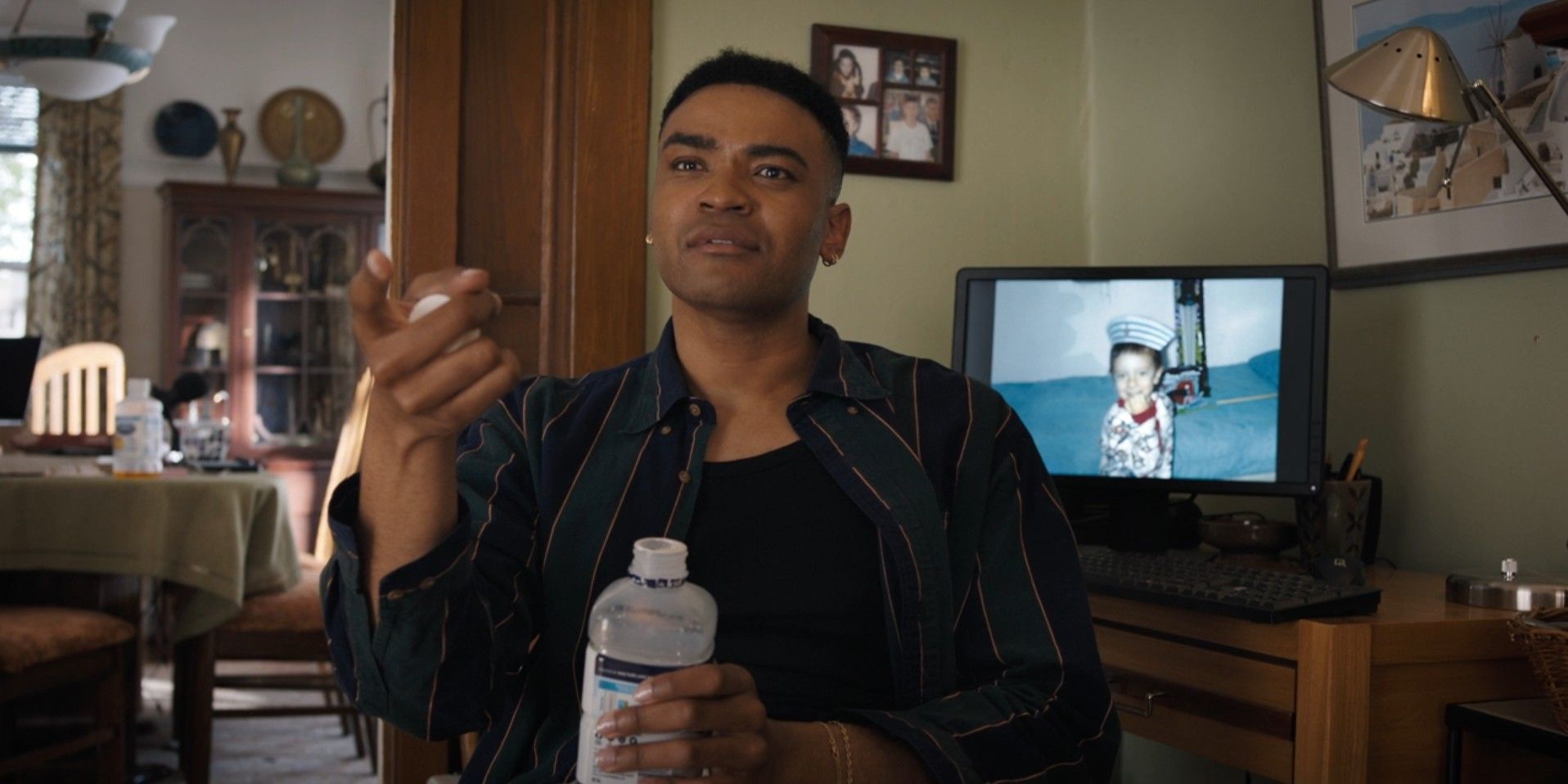 Anton (Owen Thiele) in Adults season 1, episode 1