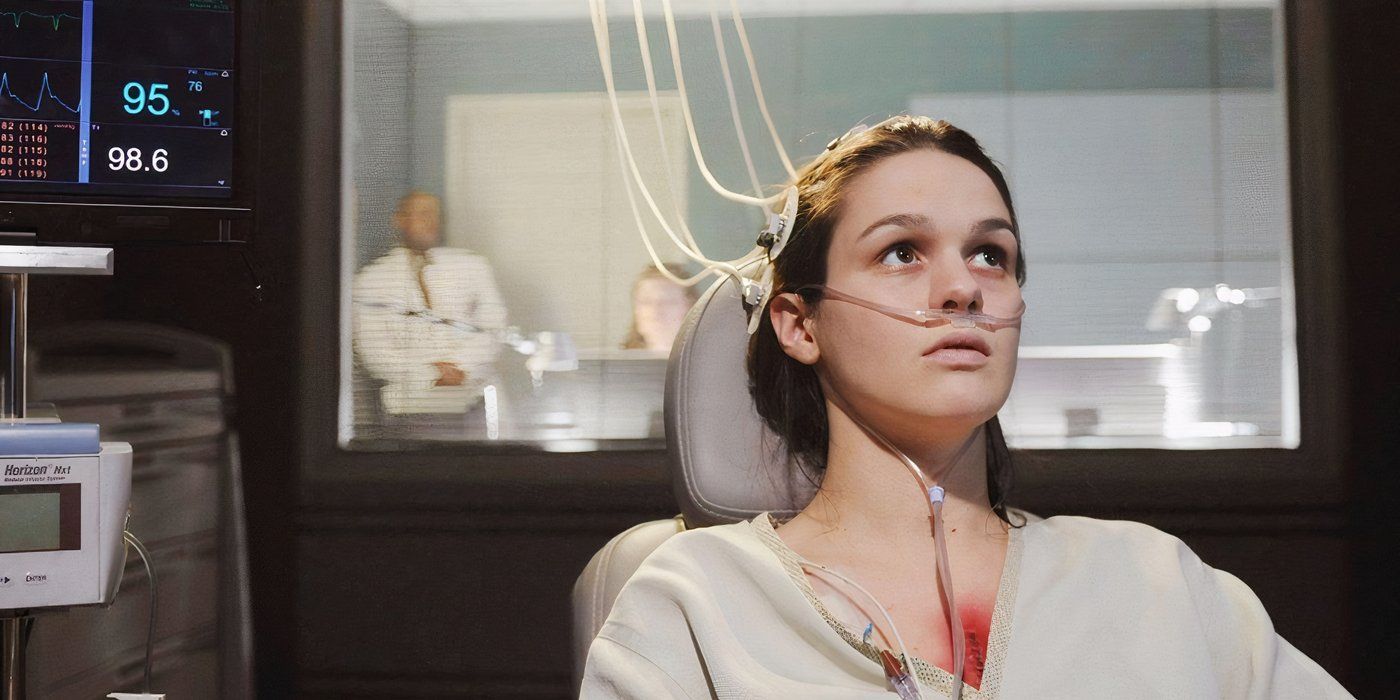 Abby having her cranium scanned in the House episode Black Hole