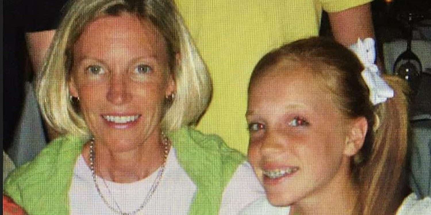 Alex Cooper with her mother, Laurie as a young girl