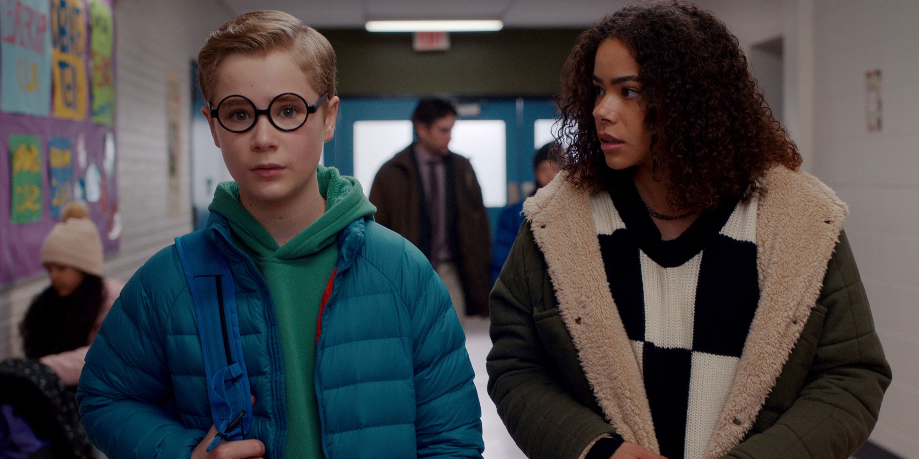 Austin and Ginny walking down the hall in Ginny & Georgia season 3