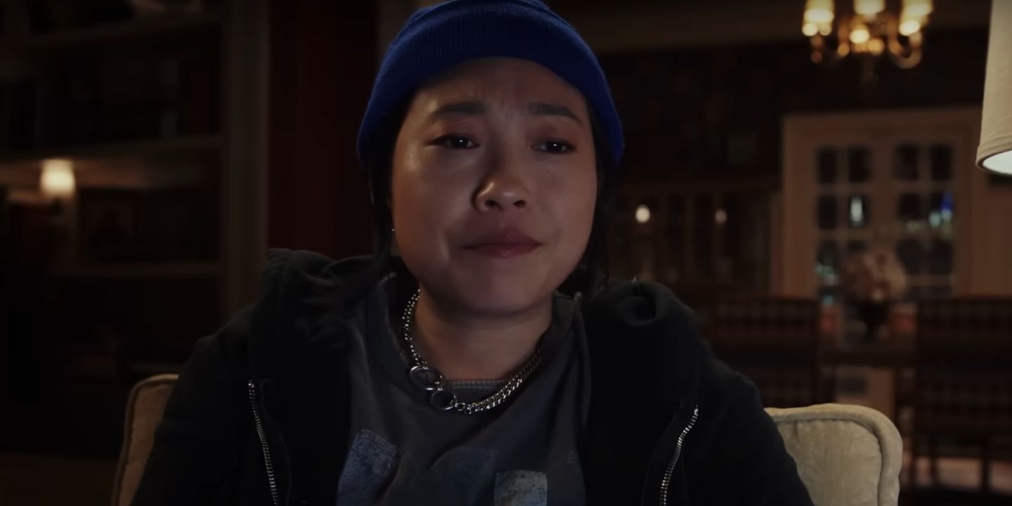 Awkwafina com expressão triste em Poker Face