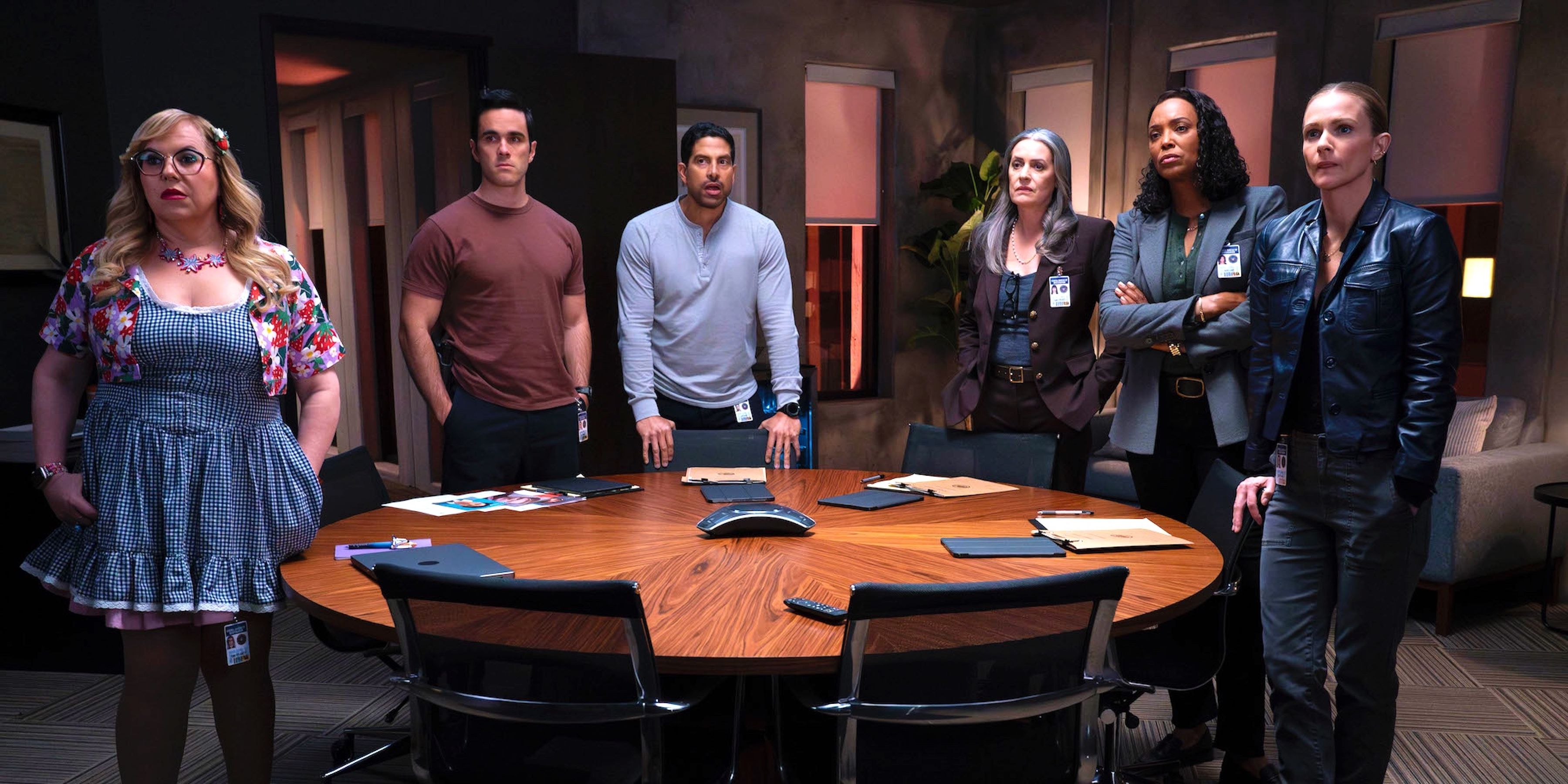 Penelope Garcia (Kirsten Vangsness), Tyler Green (Ryan-James Hatanaka), Luke Alvez (Adam Rodriguez), Emily Prentiss (Paget Brewster), Tara Lewis (Aisha Tyler), and JJ Jareau (AJ Cook) in Criminal Minds: Evolution season 3, episode 6.