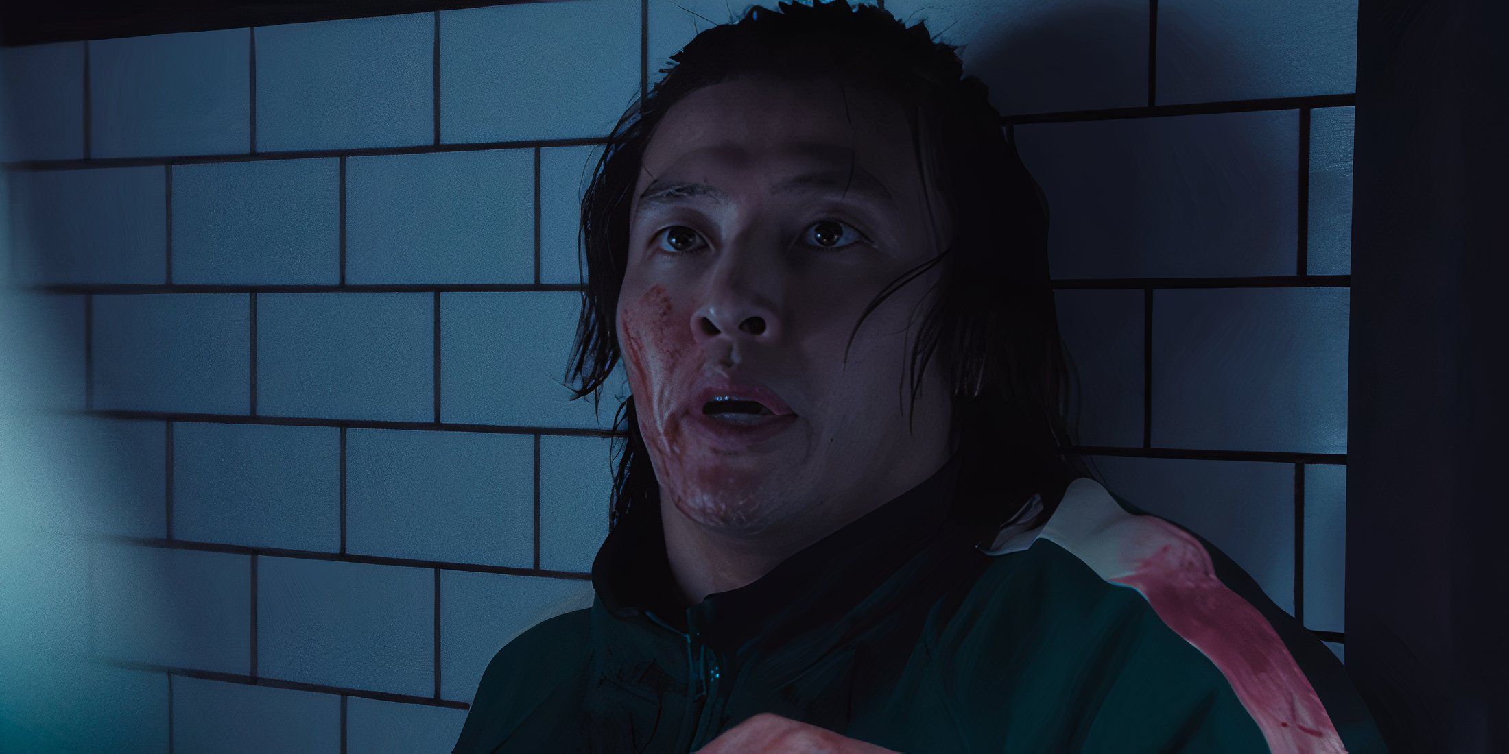 Dae-ho con il volto coperto di sangue nella seconda stagione di Squid Game