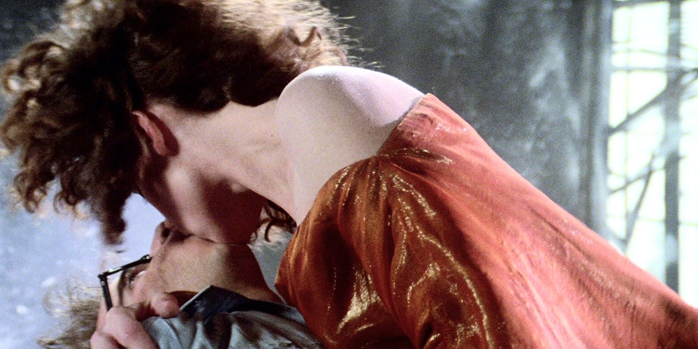 dana and louis kissing in ghostbusters