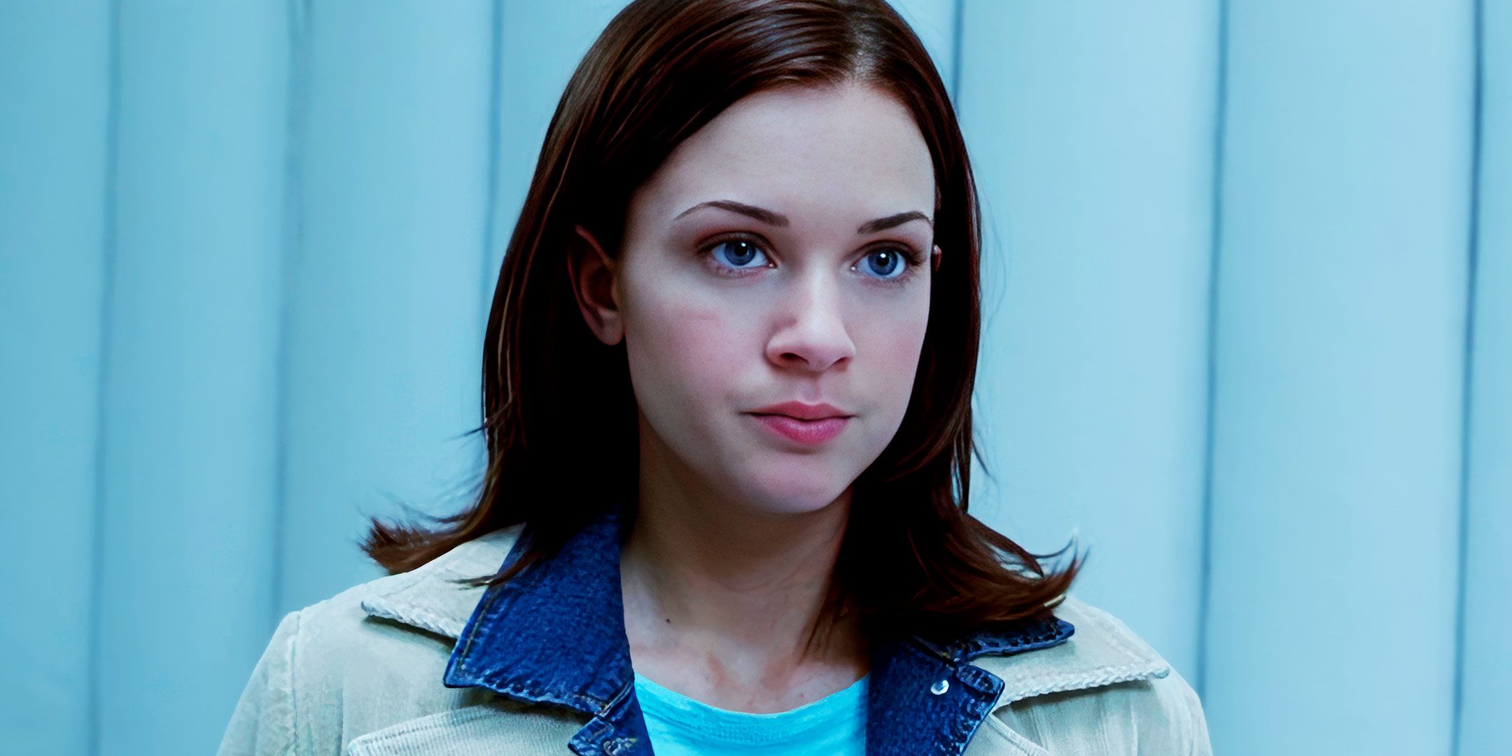 AJ Cook as Kimberly Corman staring straight ahead in Final Destination 2