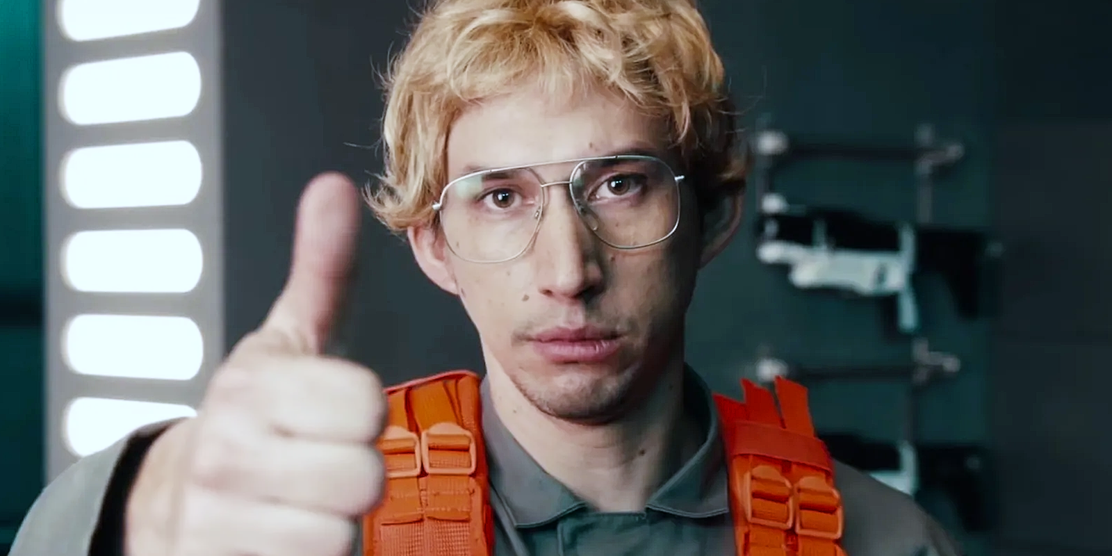 image2 O esboço do SNL 'do chefe disfarçado de Kylo Ren acabou de se tornar Star Wars Canon ... sério