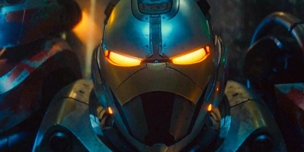 Armatura di Ironheart con occhi luminosi nella prima stagione