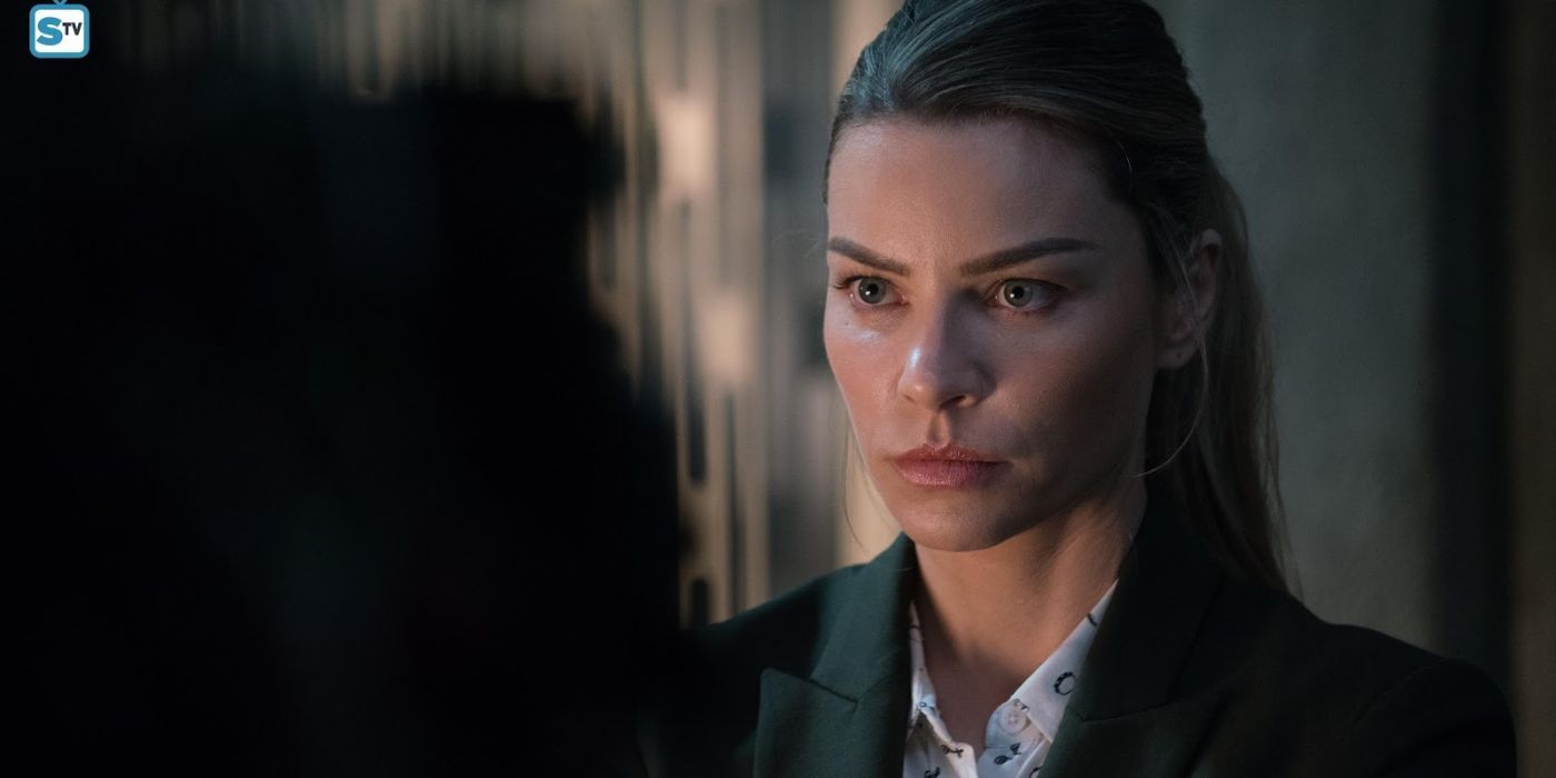 Lauren German as Chloe Decker with an intense gaze in Lucifer
