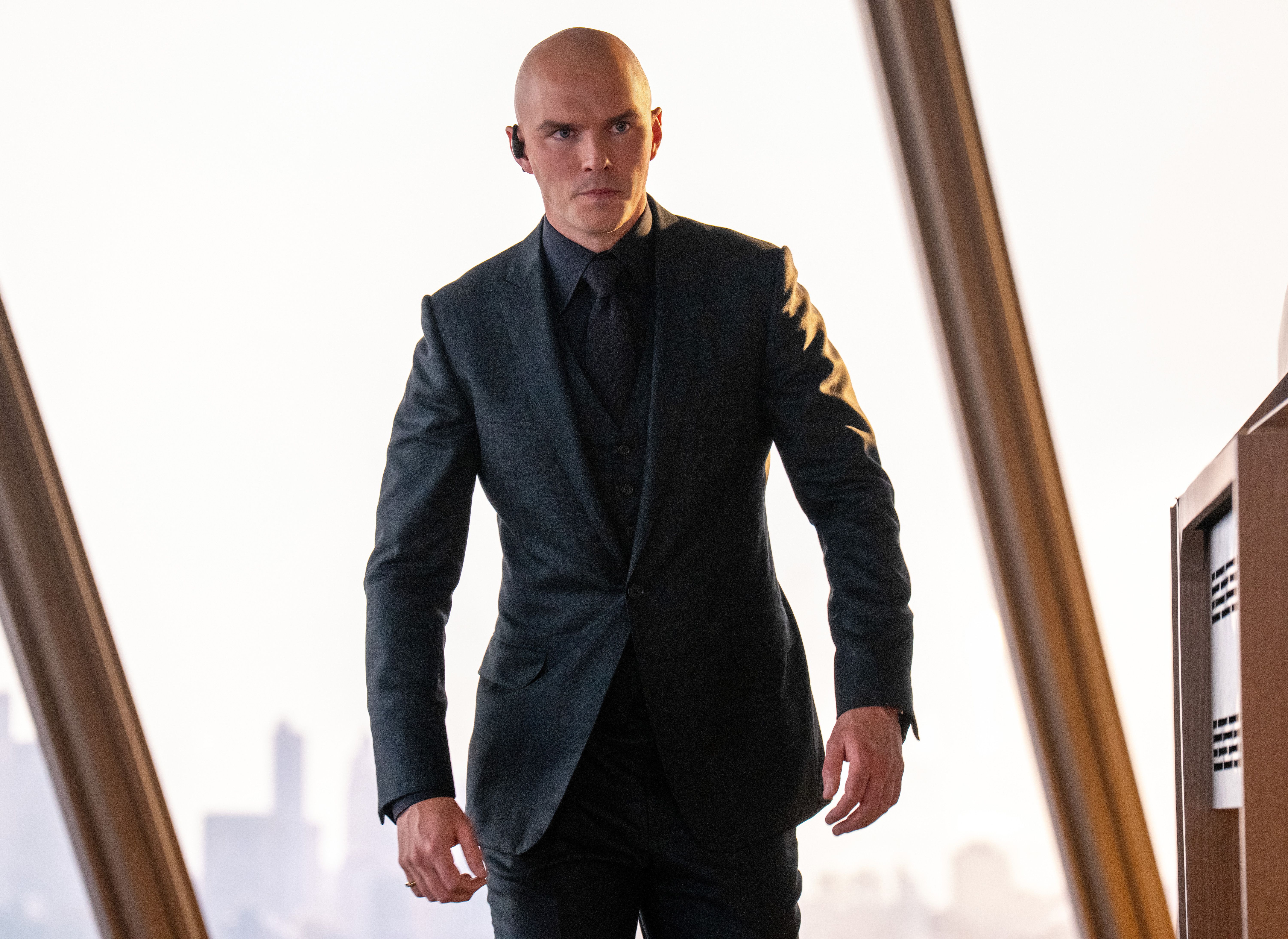 Nicholas Hoult Lex Luthor Black Suit 4K