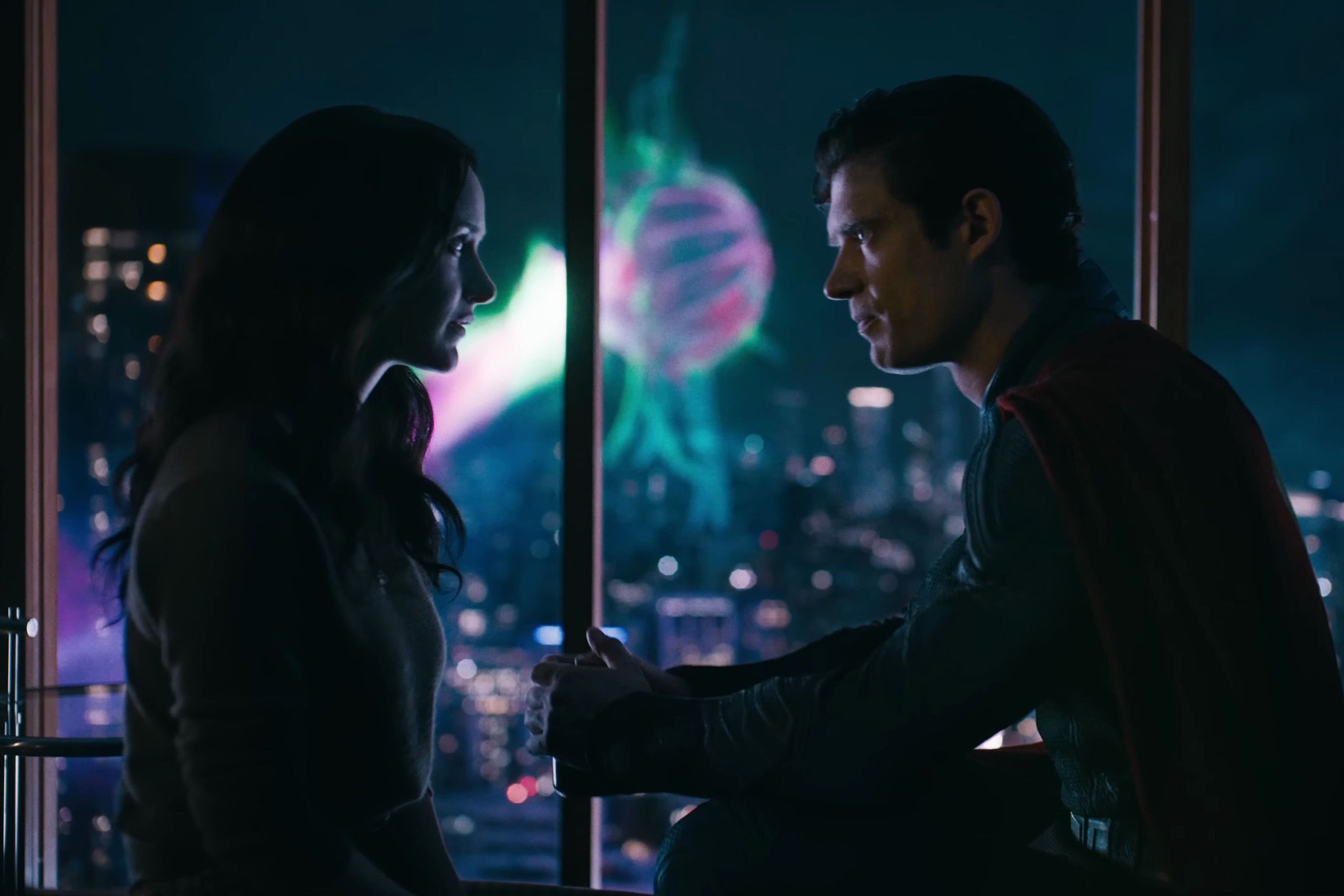 Rachel Brosnahan Lois Lane and Superman in Apartment Jellyfish Background 2K