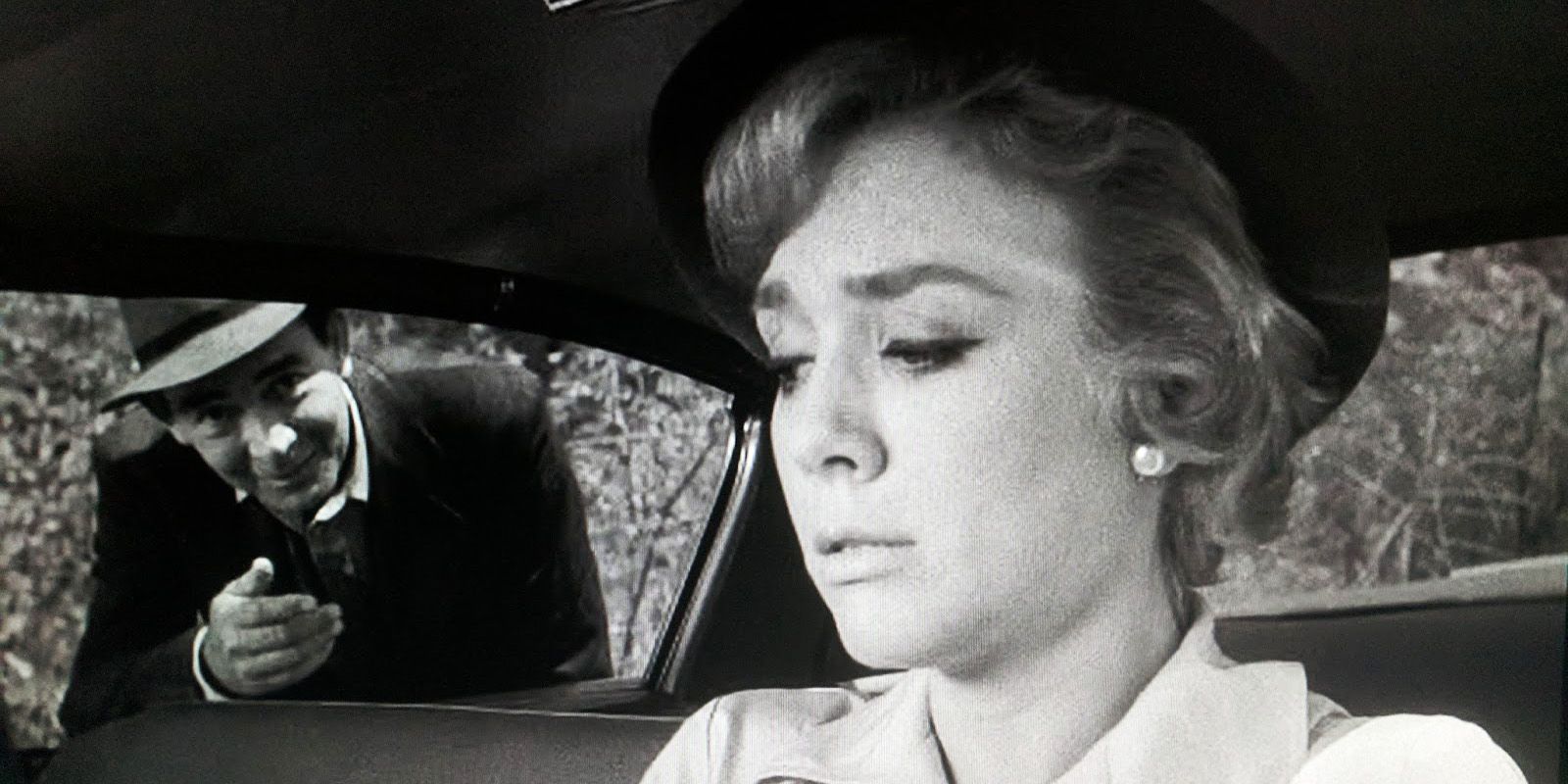 The Twilight Zone The Hitch-Hiker the hitchhiker talking to Nan through her car window