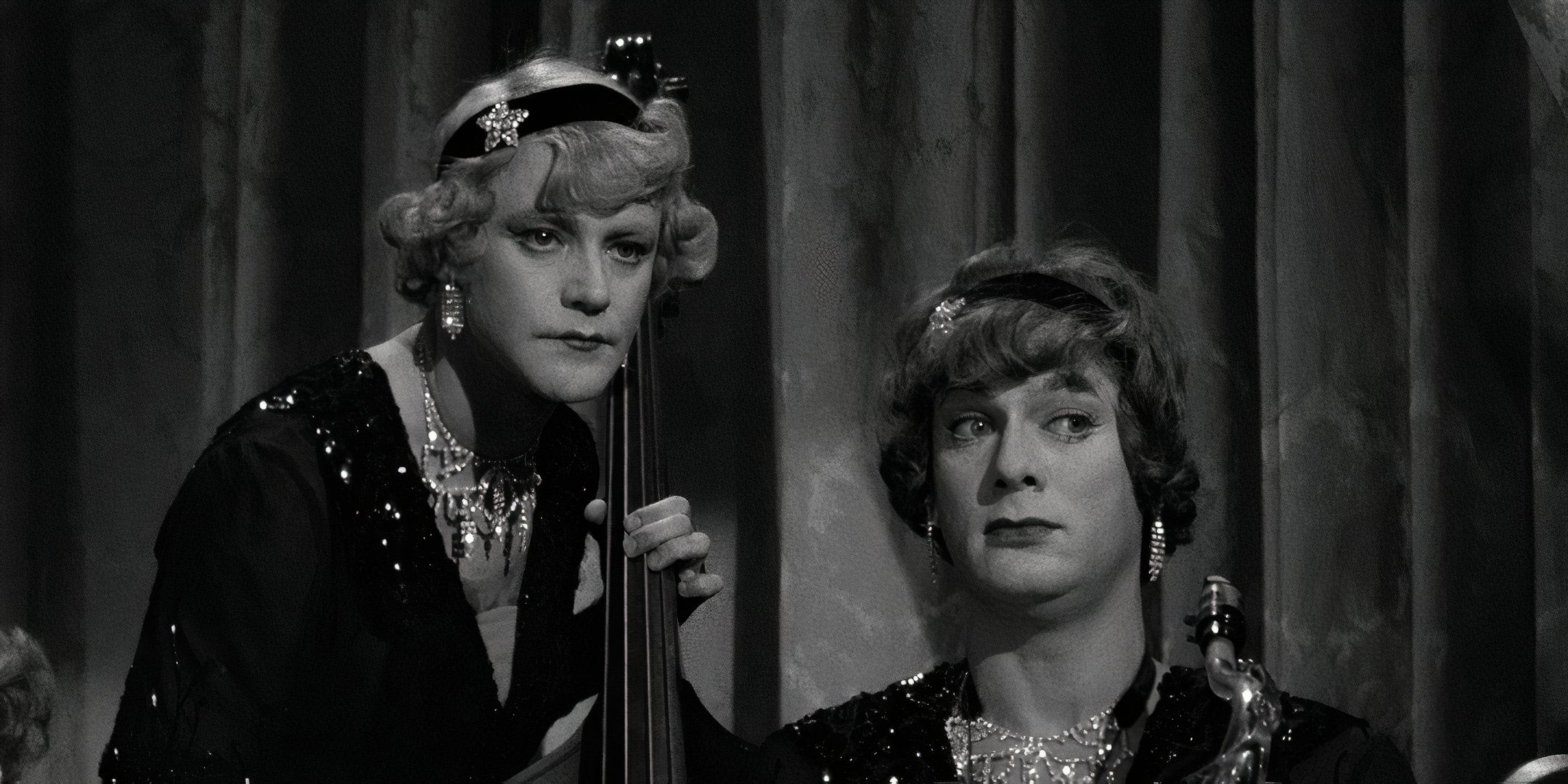 Tony Curtis and Jack Lemmon dressed as women in Some Like It Hot.