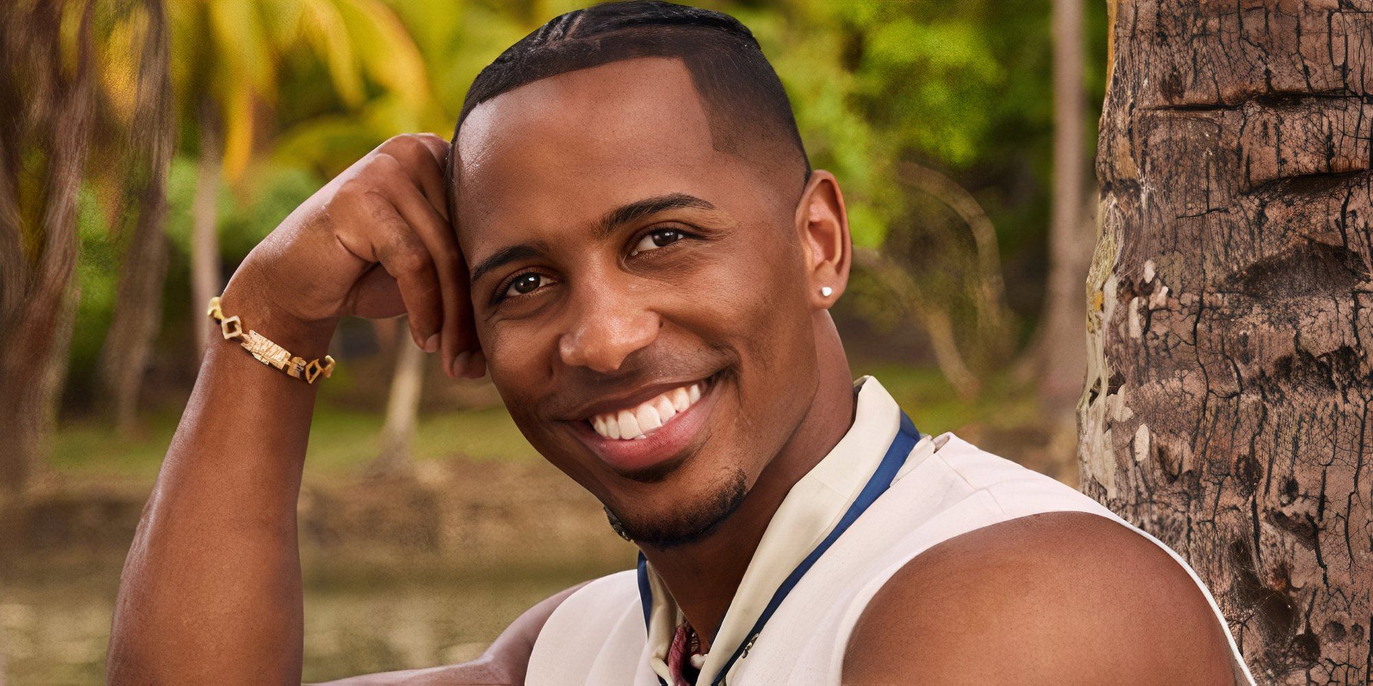 Bachelor In Paradise Ricky Marinez smiling on the beach