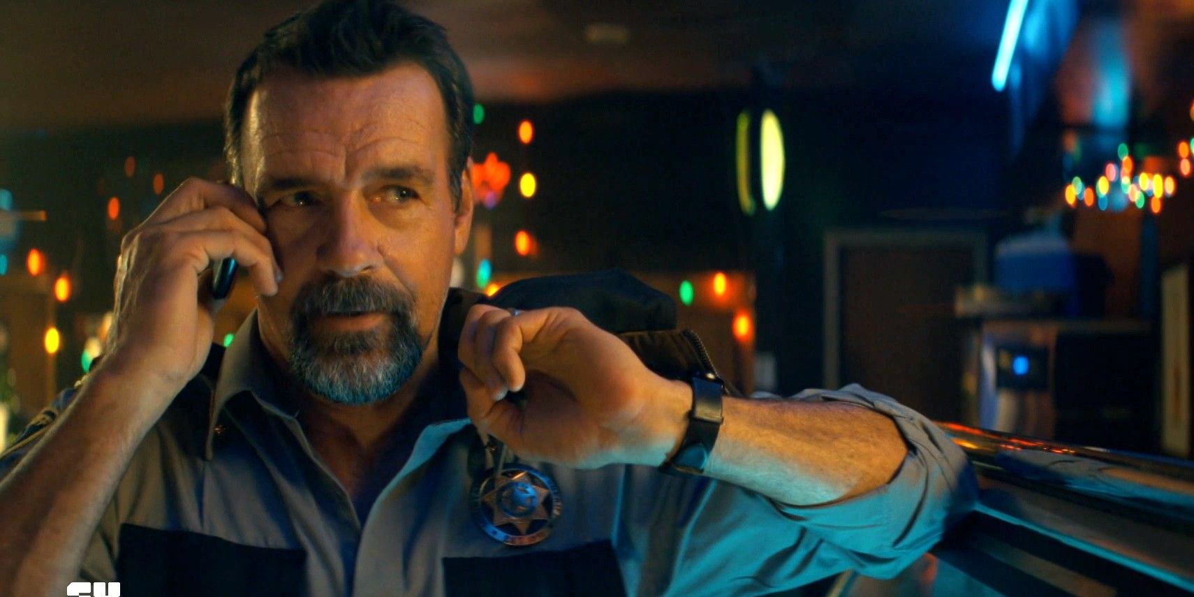 Wayne (David James Elliott) on the phone in Revival season 1, episode 2