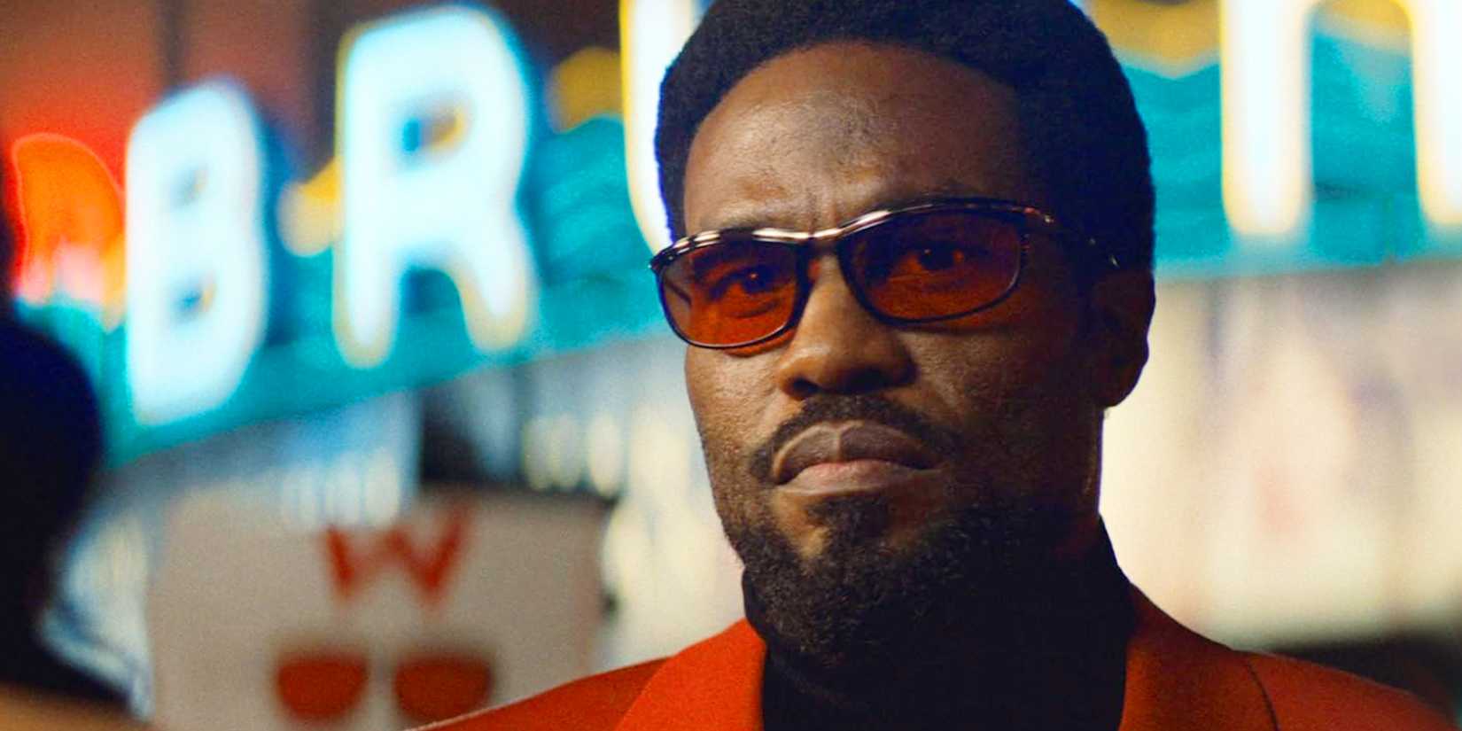 Yahya Abdul-Mateen II as Simon Williams in Wonder Man Wearing Red Sunglᴀsses