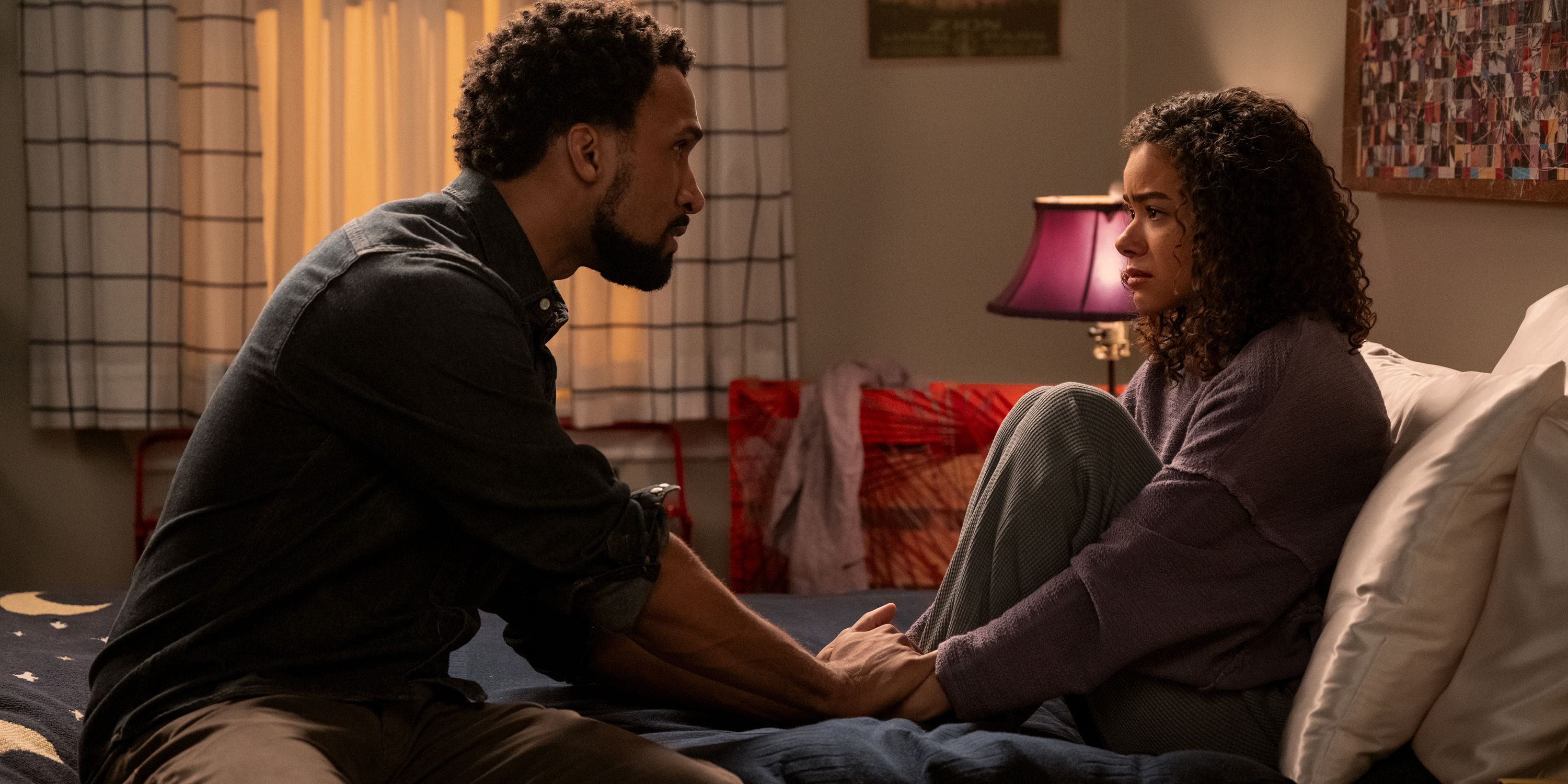 Zion and Ginny sitting on her bed in Ginny & Georgia season 3