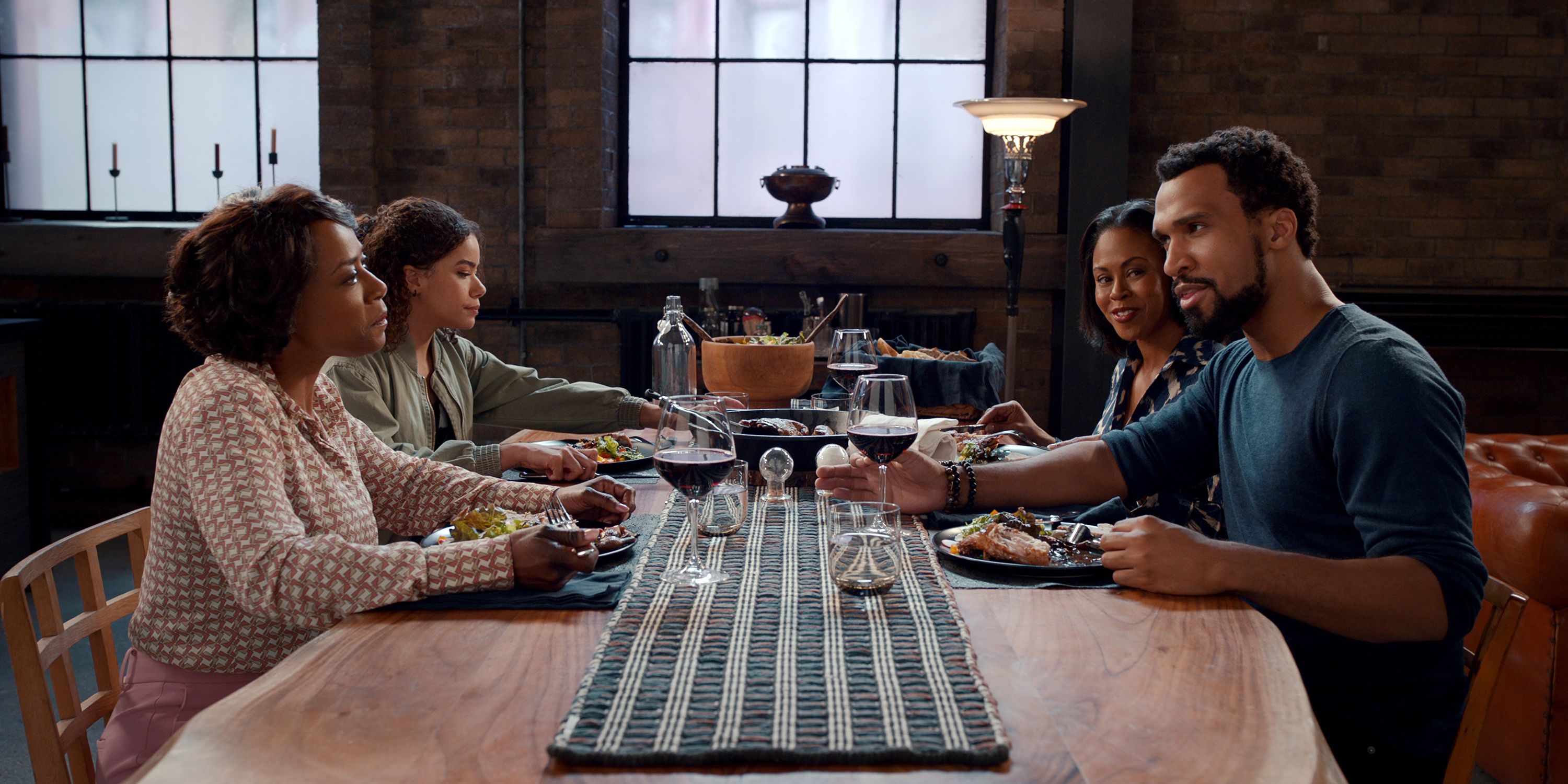 Zion at family dinner in Ginny & Georgia season 3