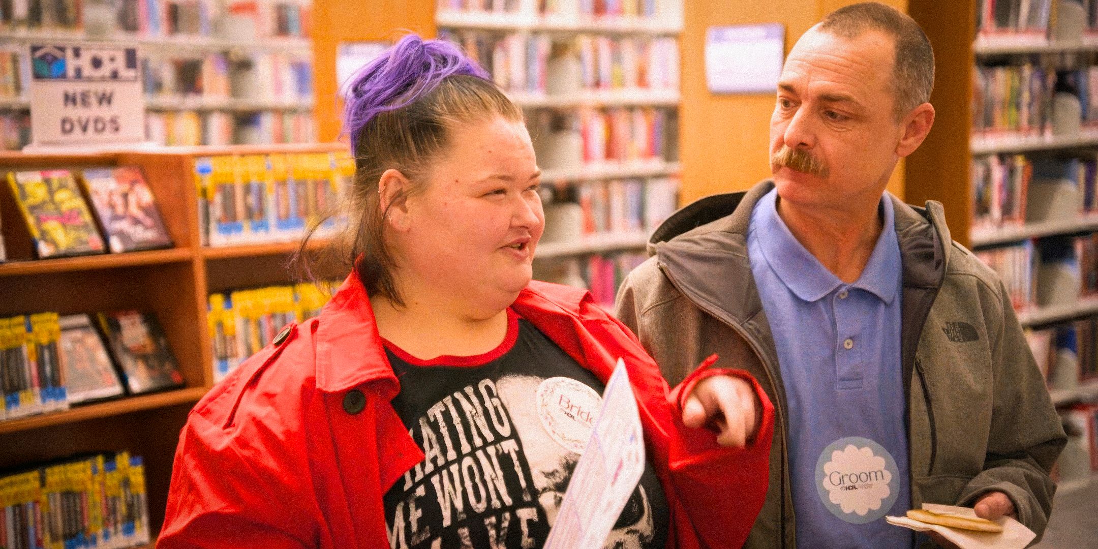 1000-lb Sisters Amy Slaton and Brian Lovvorn standing together talking