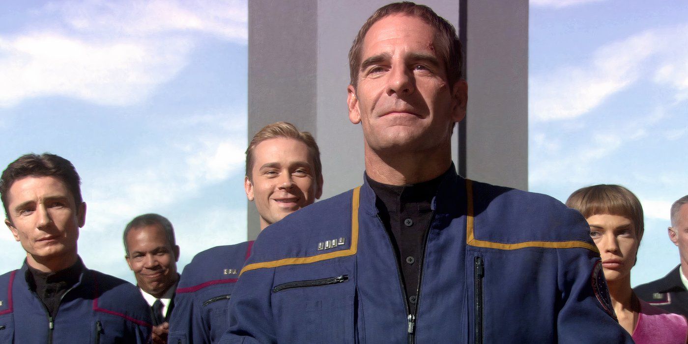 Captain Archer and Star Trek Enterprise cast