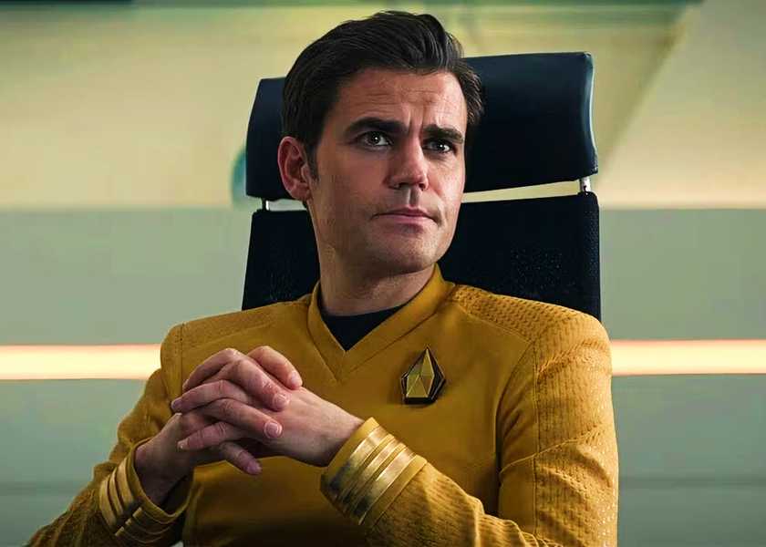 Captain Kirk with his hands folded in Star Trek: Strange New Worlds