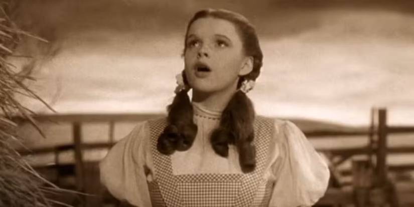 Judy Garland as Dorothy in The Wizard of Oz sings 'Over the Rainbow'
