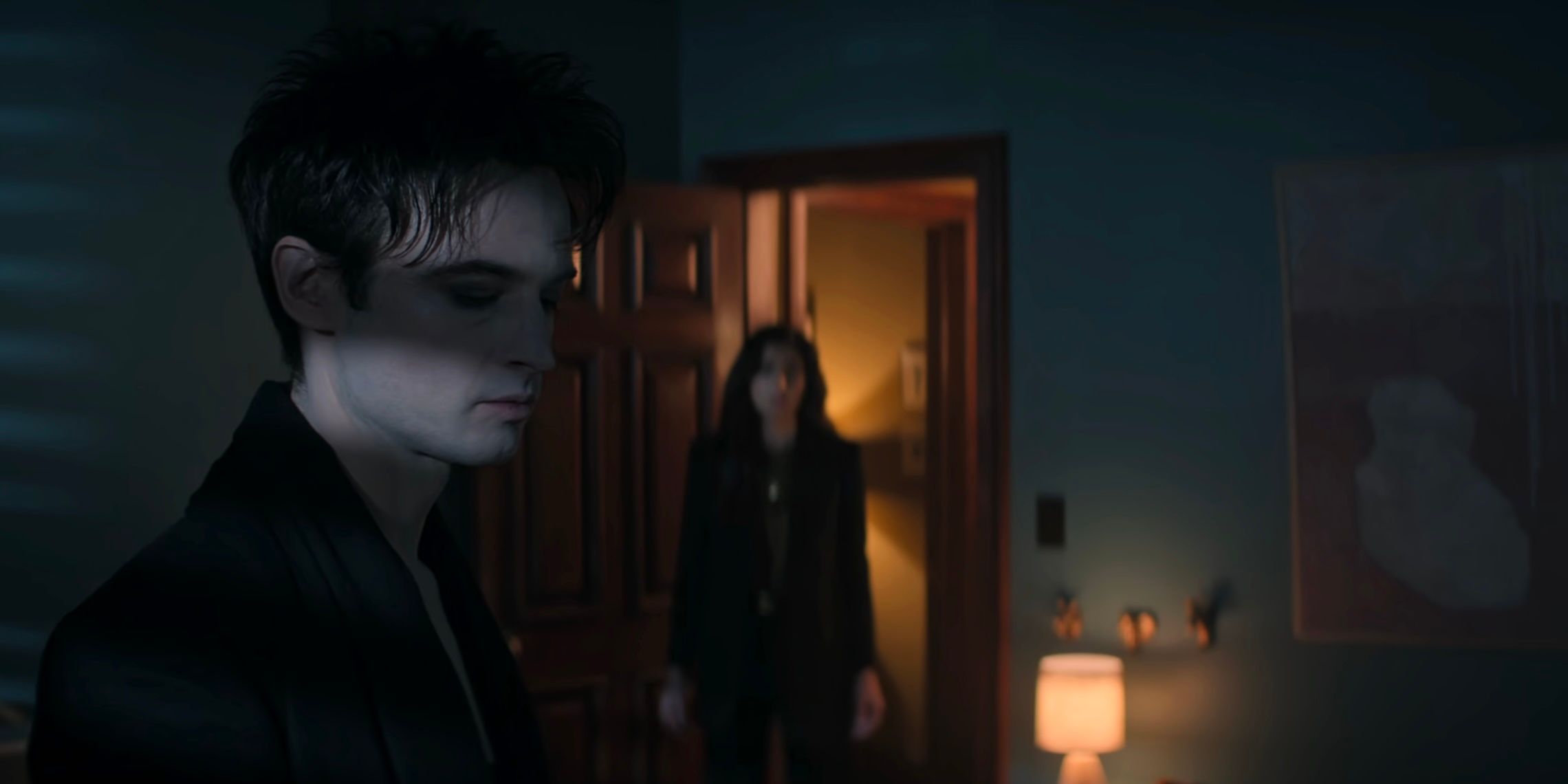 Dream watching baby with Lyta in the background in the sandman