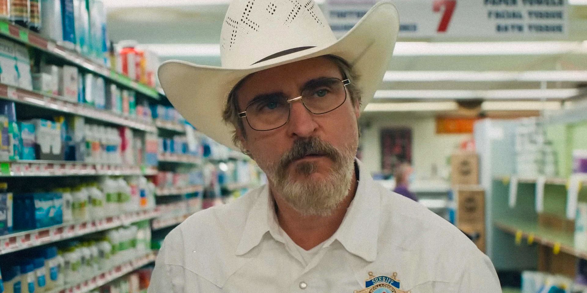 Joe Cross (Joaquin Phoenix) in Eddington