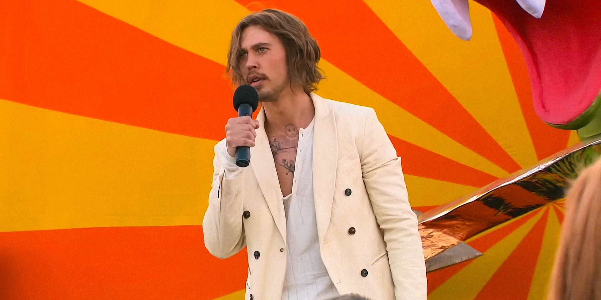 Vernon (Austin Butler) giving a speech in Eddington