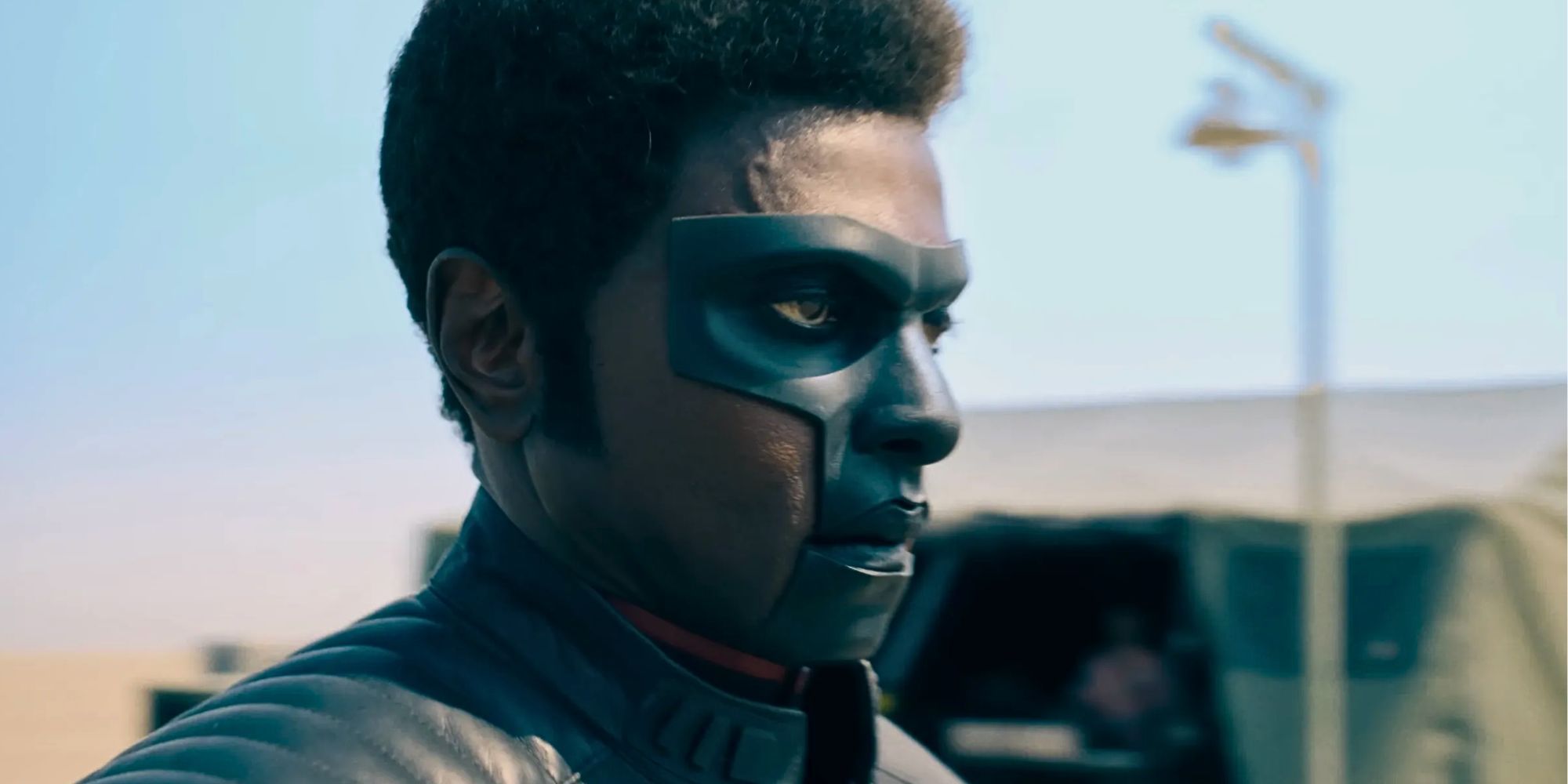 Edi Gathegi's Mister Terrific walks in Superman (2025)