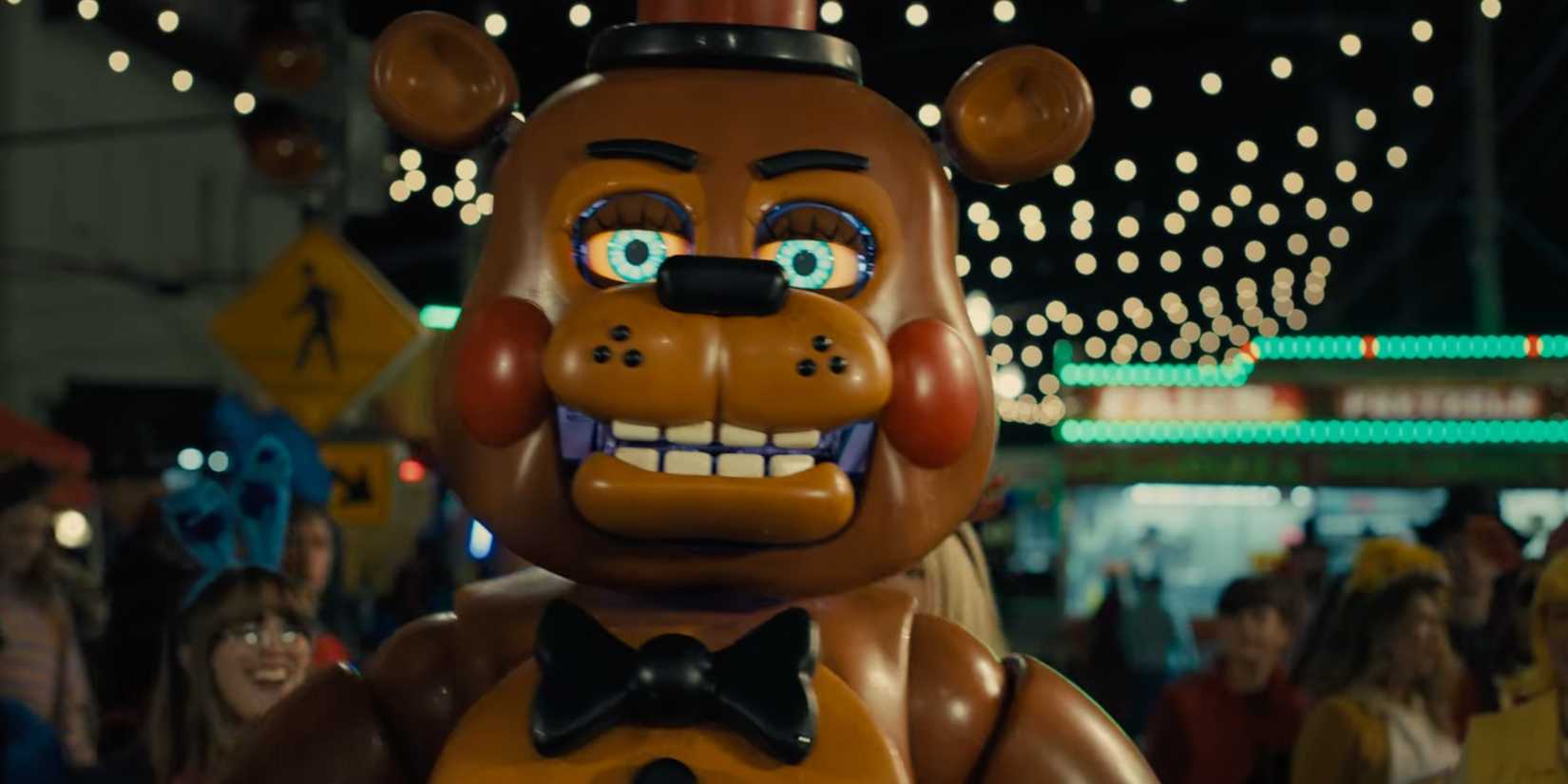 a Bear animatronic facing the camera in Five Nights At Freddy's 2