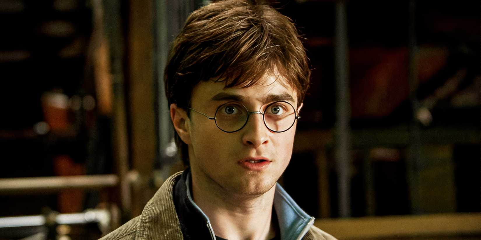 Harry Potter (Daniel Radcliffe) looking nervous in the Harry Potter movies