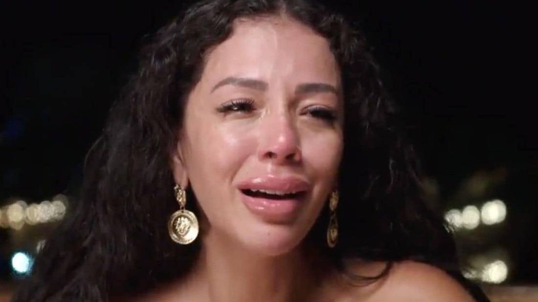 Jasmine Pineda in 90 Day Fiance crying