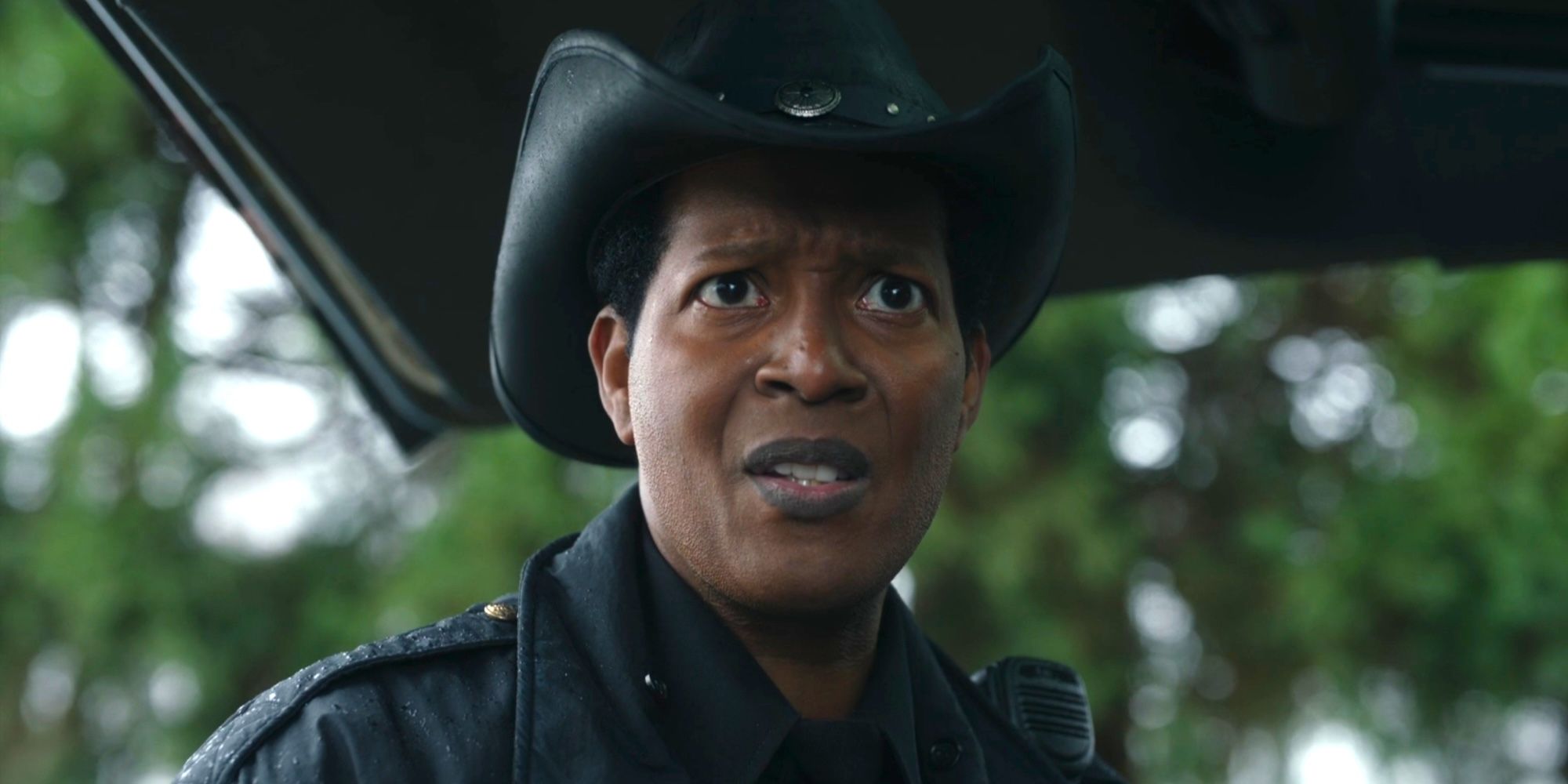 Mike looking concerned in Resident Alien season 4 episode 2