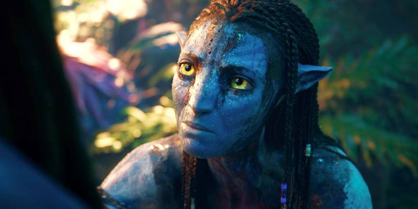 Neytiri with dirt all over her face in Avatar Fire and Ash