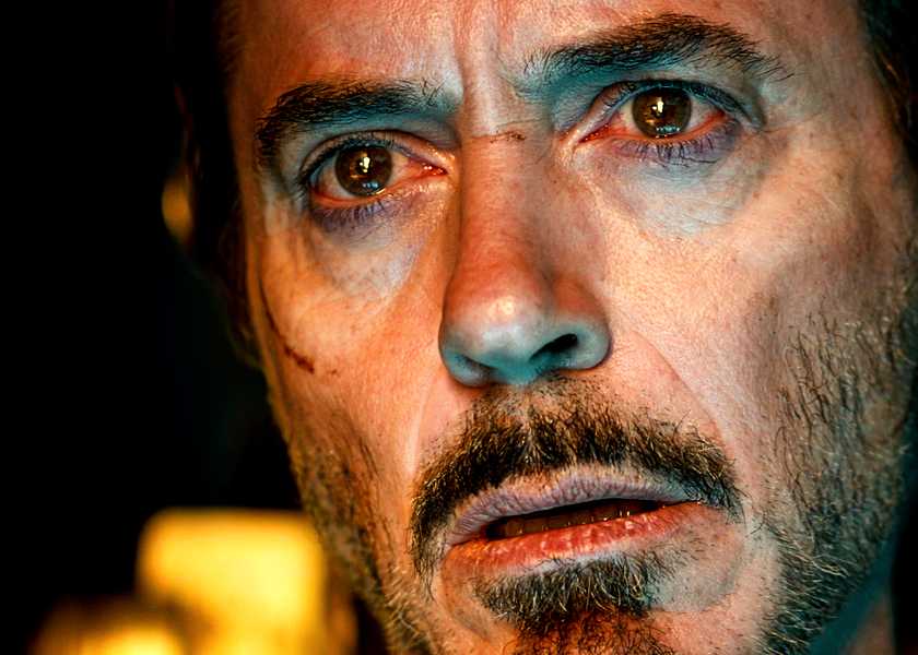 Robert Downey Jr.'s Tony Stark aka Iron Man slowly dies in Avengers Infinity War