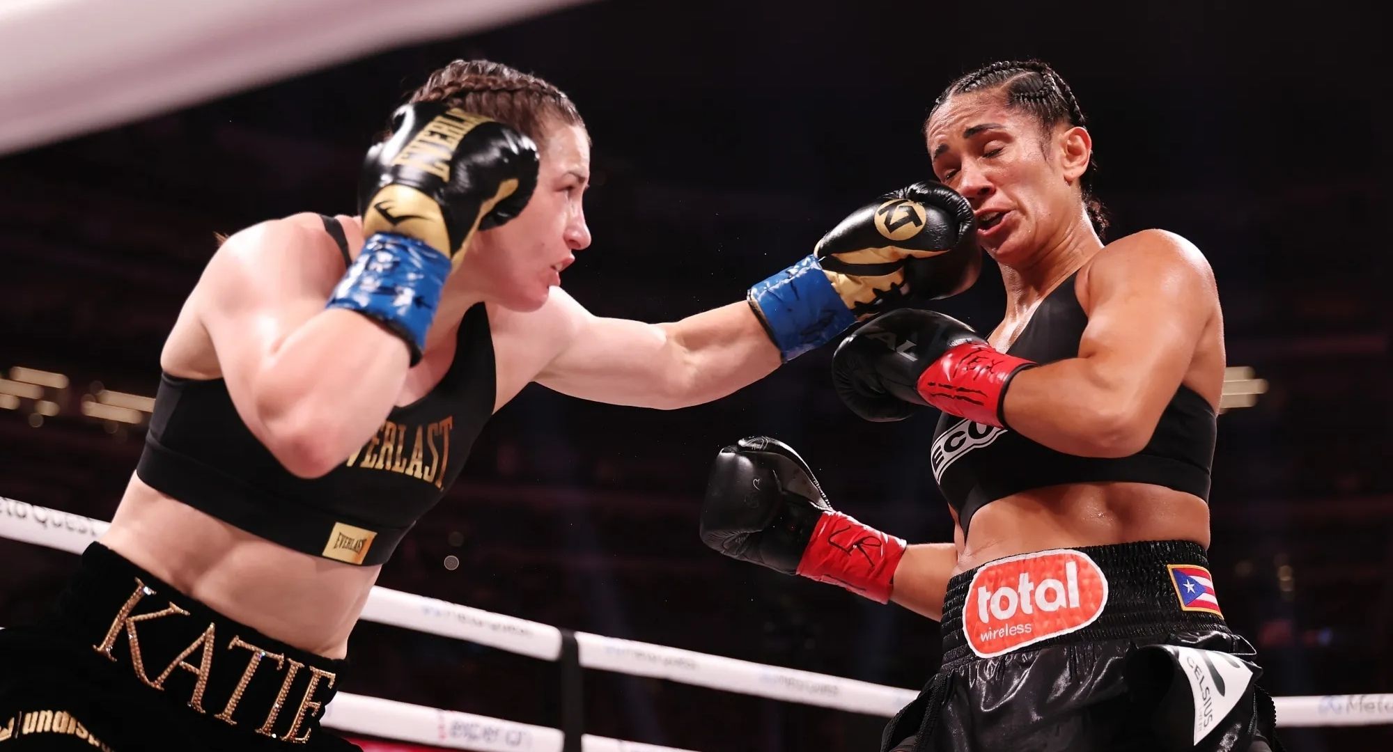 Katie Taylor boxing Amanda Serrano