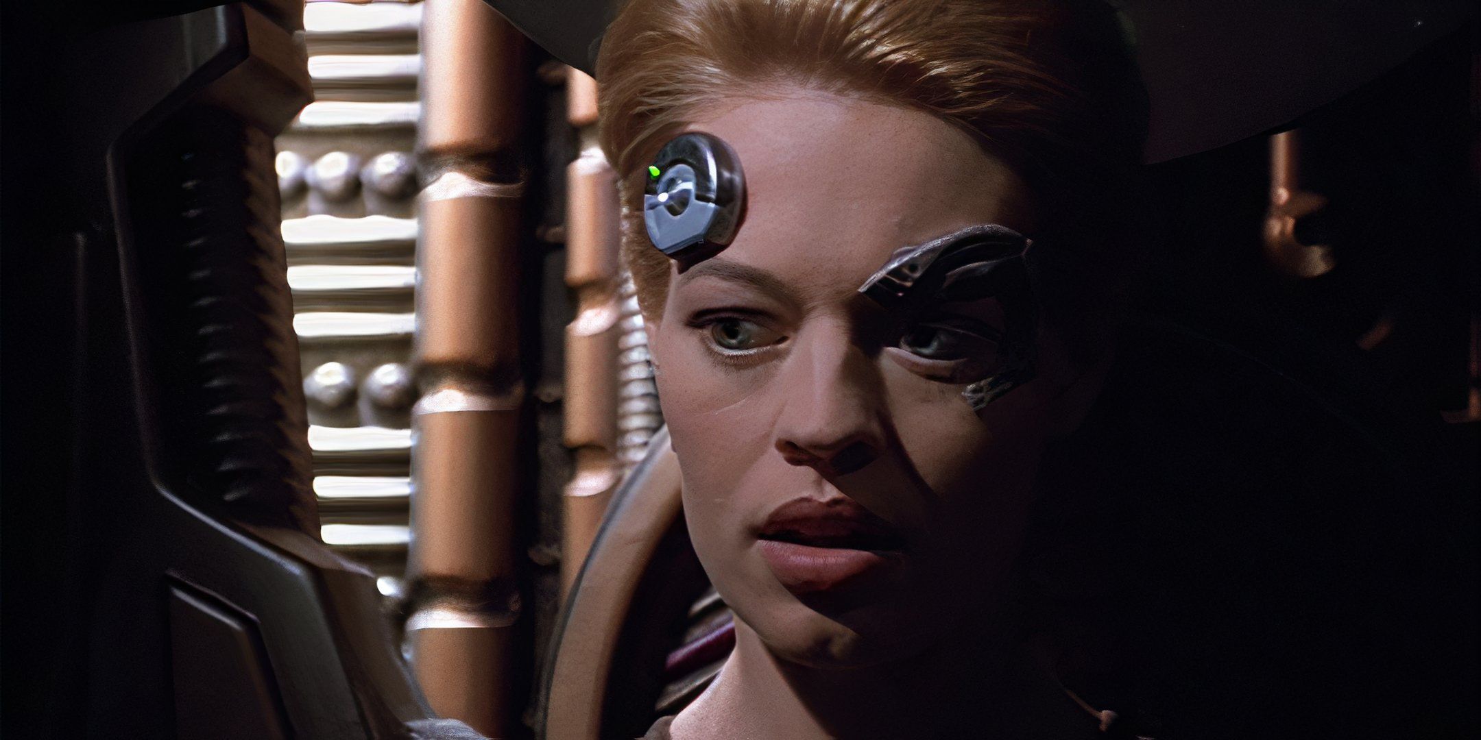 Seven of Nine (Jeri Ryan) with a cortical stimulator on her forehead in Star Trek Voyager Retrospect