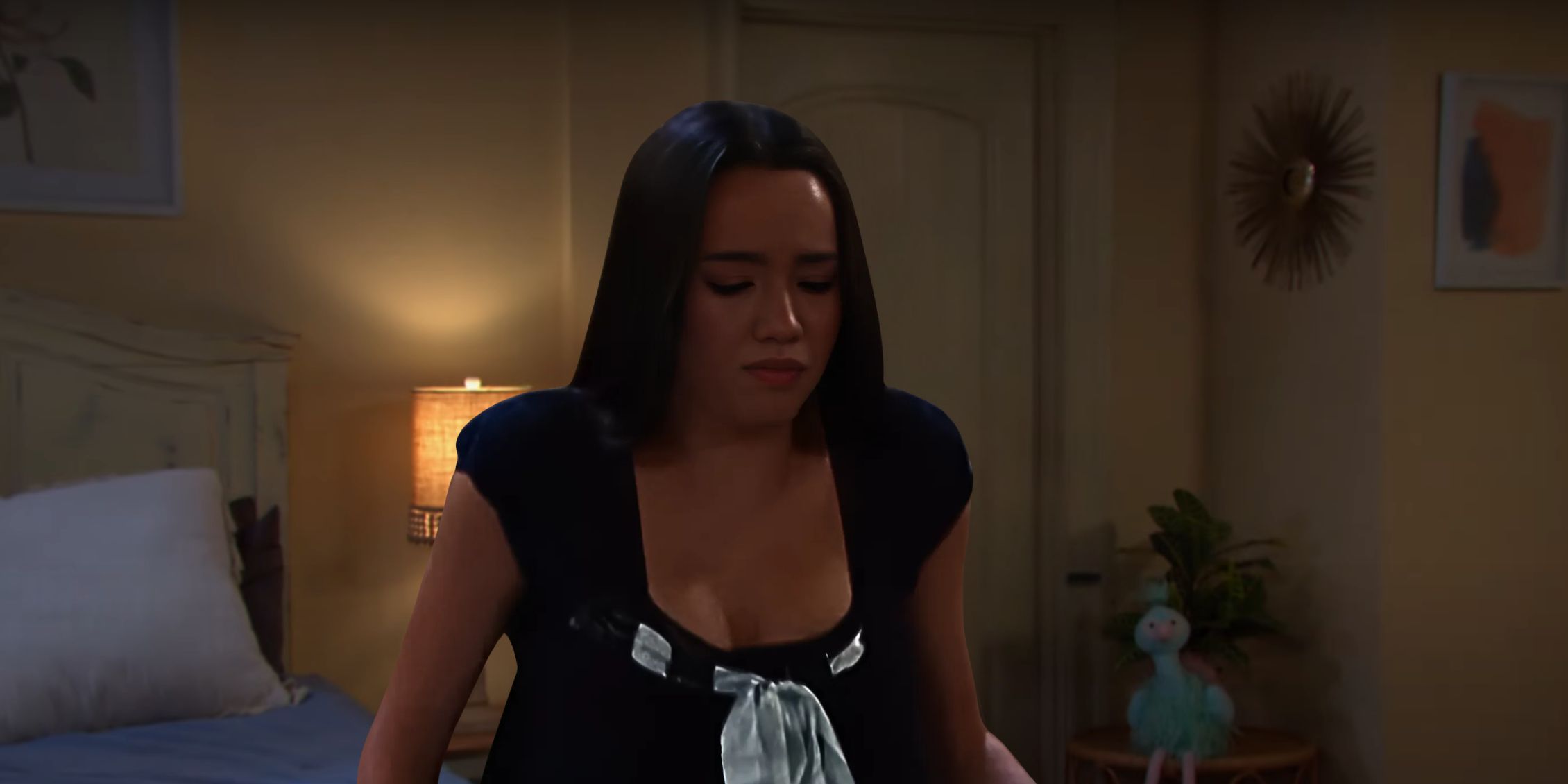 Sophia gives birth in her room alone on Days of Our Lives