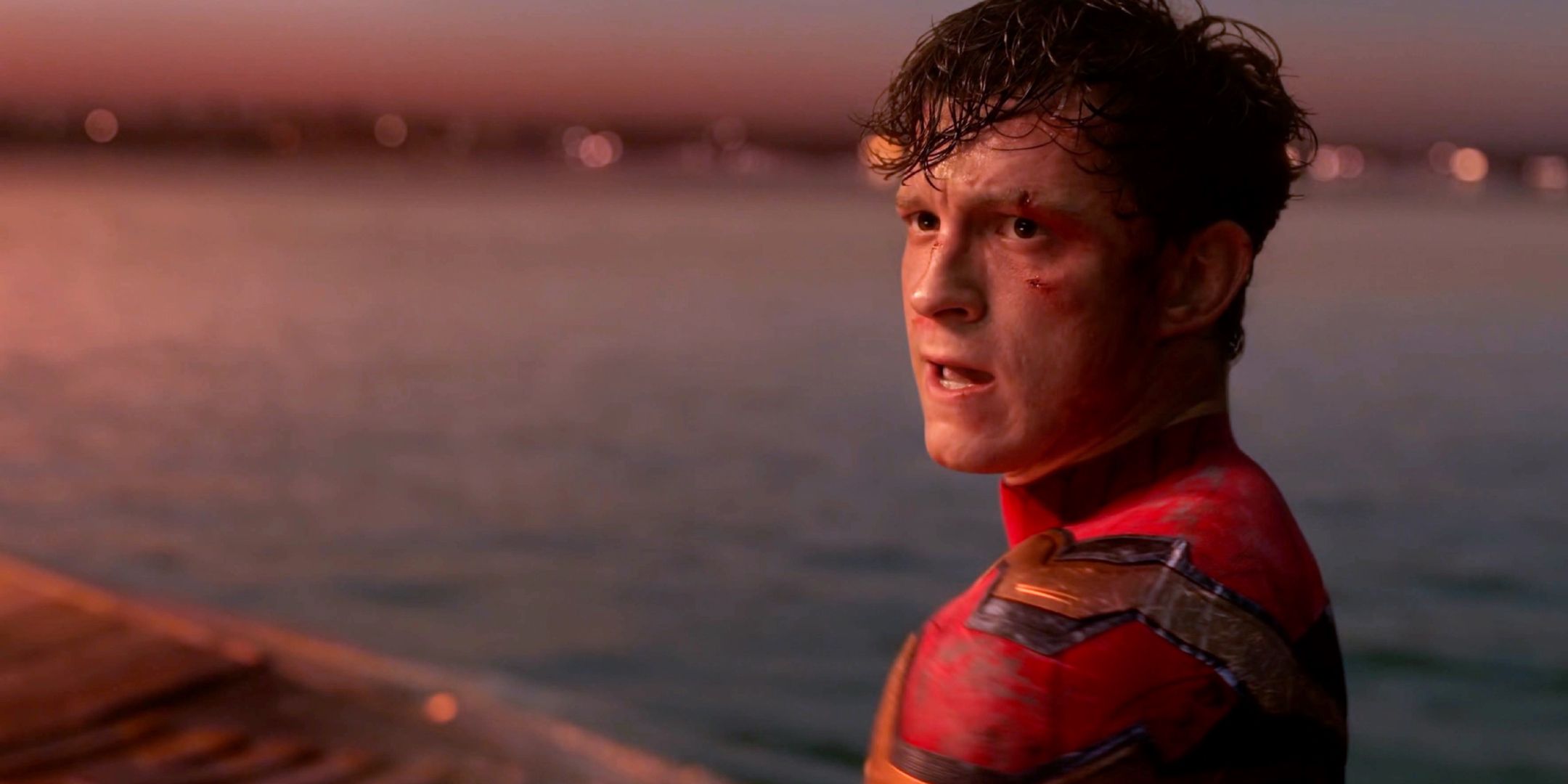 Spider-Man covered in wounds in Spider-Man No Way Home
