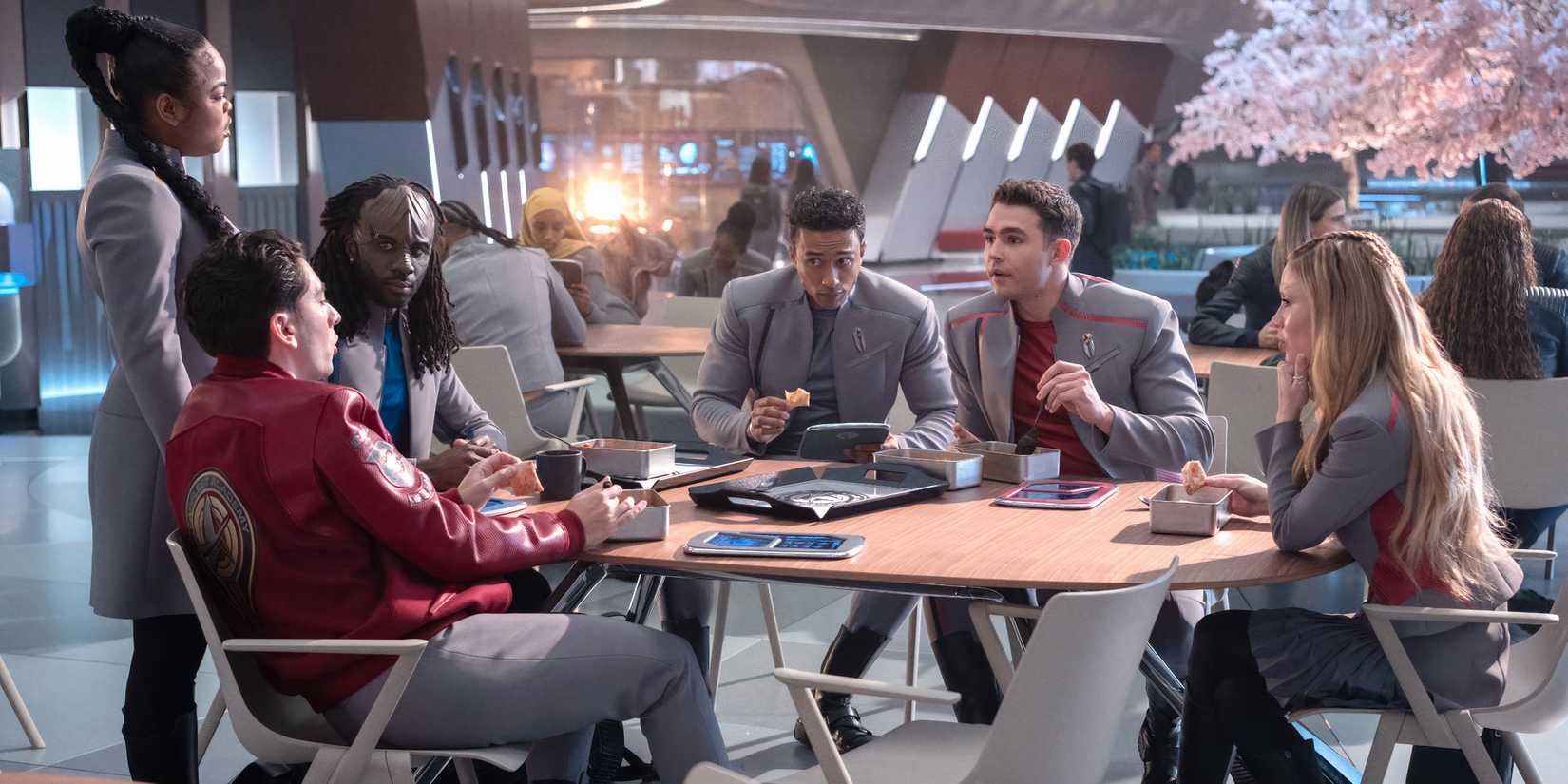 Starfleet Academy Balances 800 Years of Canon For New & Longtime Fans Starfleet Academy lunch