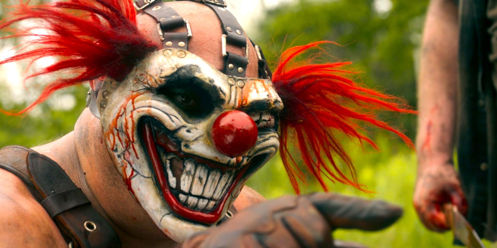Sweet Tooth pointing in Twisted Metal season 2 episode 1