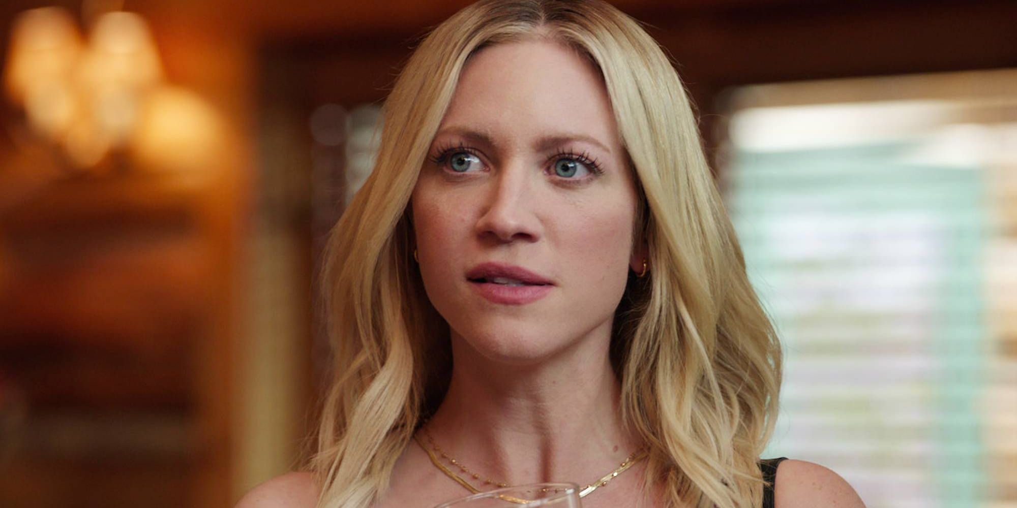 Sophie in The Hunting Wives