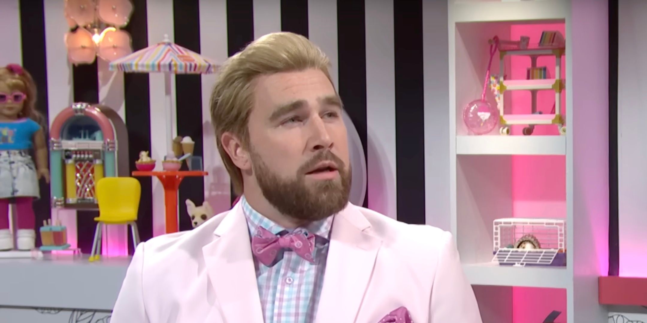 Travis Kelce Admits He “Can’t Actually Learn That Properly” As He Confesses His Largest Problem Internet hosting SNL