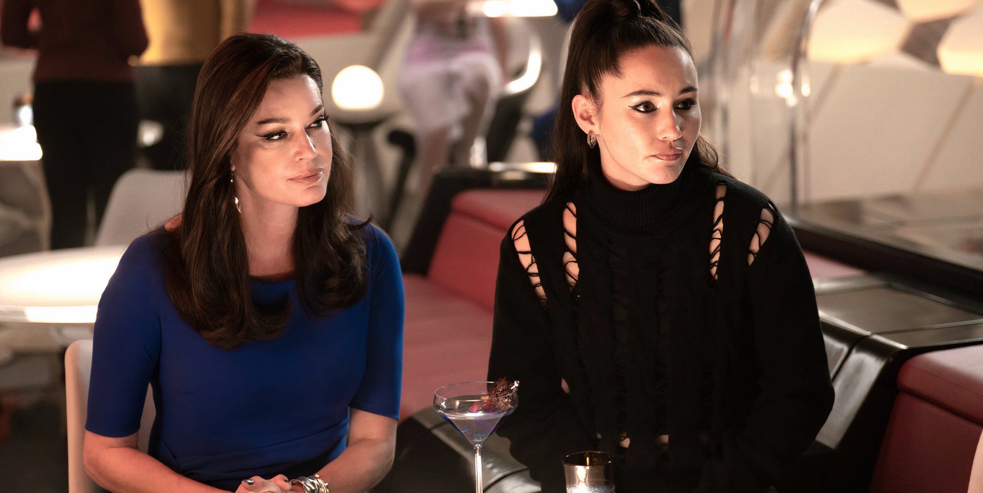 Star Trek: Strange New Worlds Season 3 Stars Break Down Una's Command Style & La'an's New Love Story