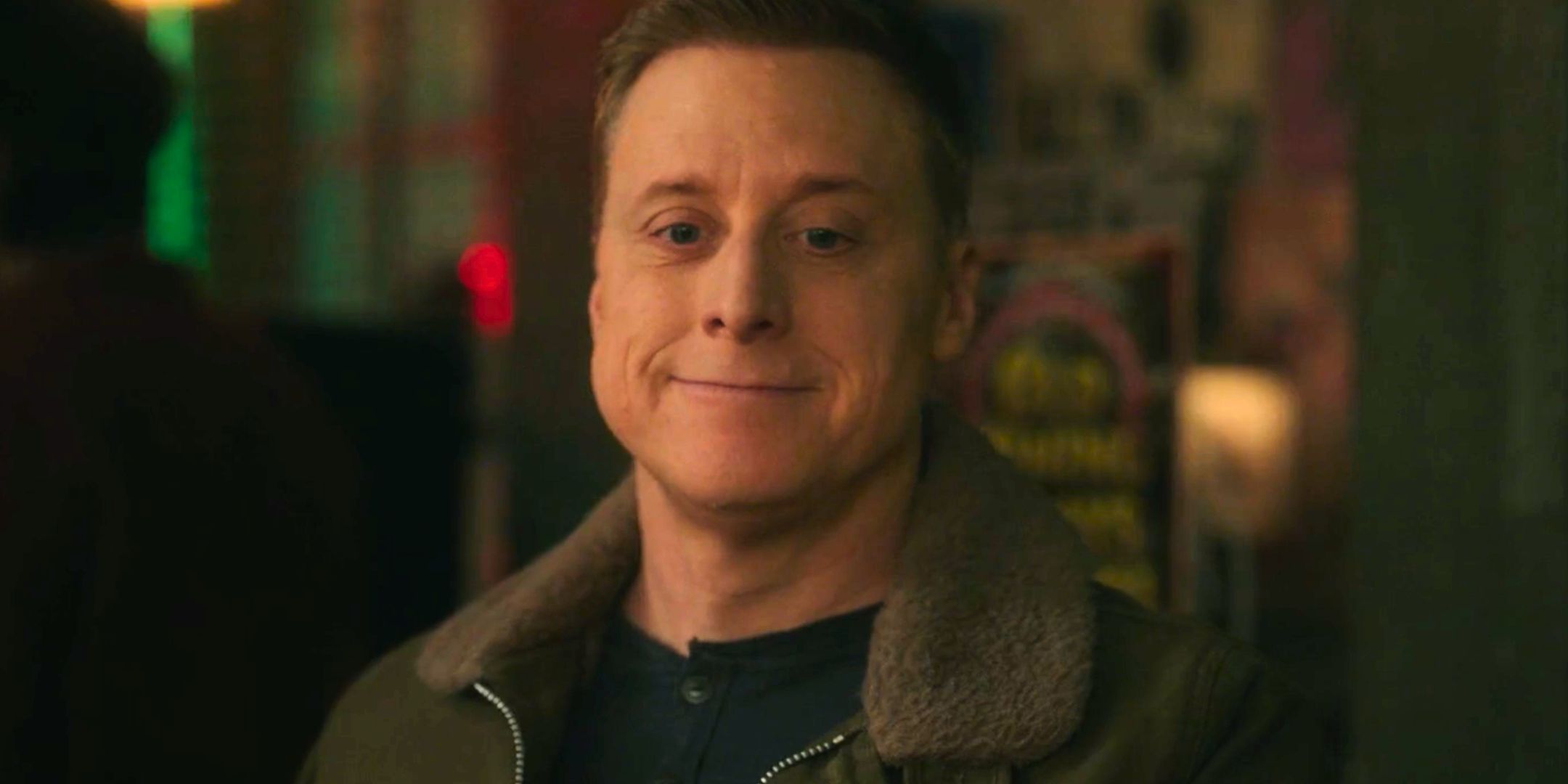 Alan Tudyk smiling as Harry Vanderspeigle in Resident Alien