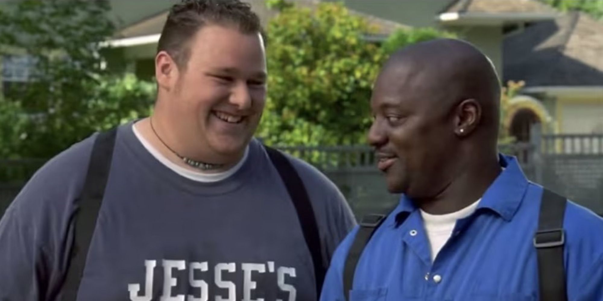Will Sᴀsso and Dee Jay Jackson as movers in Happy Gilmore (1996)