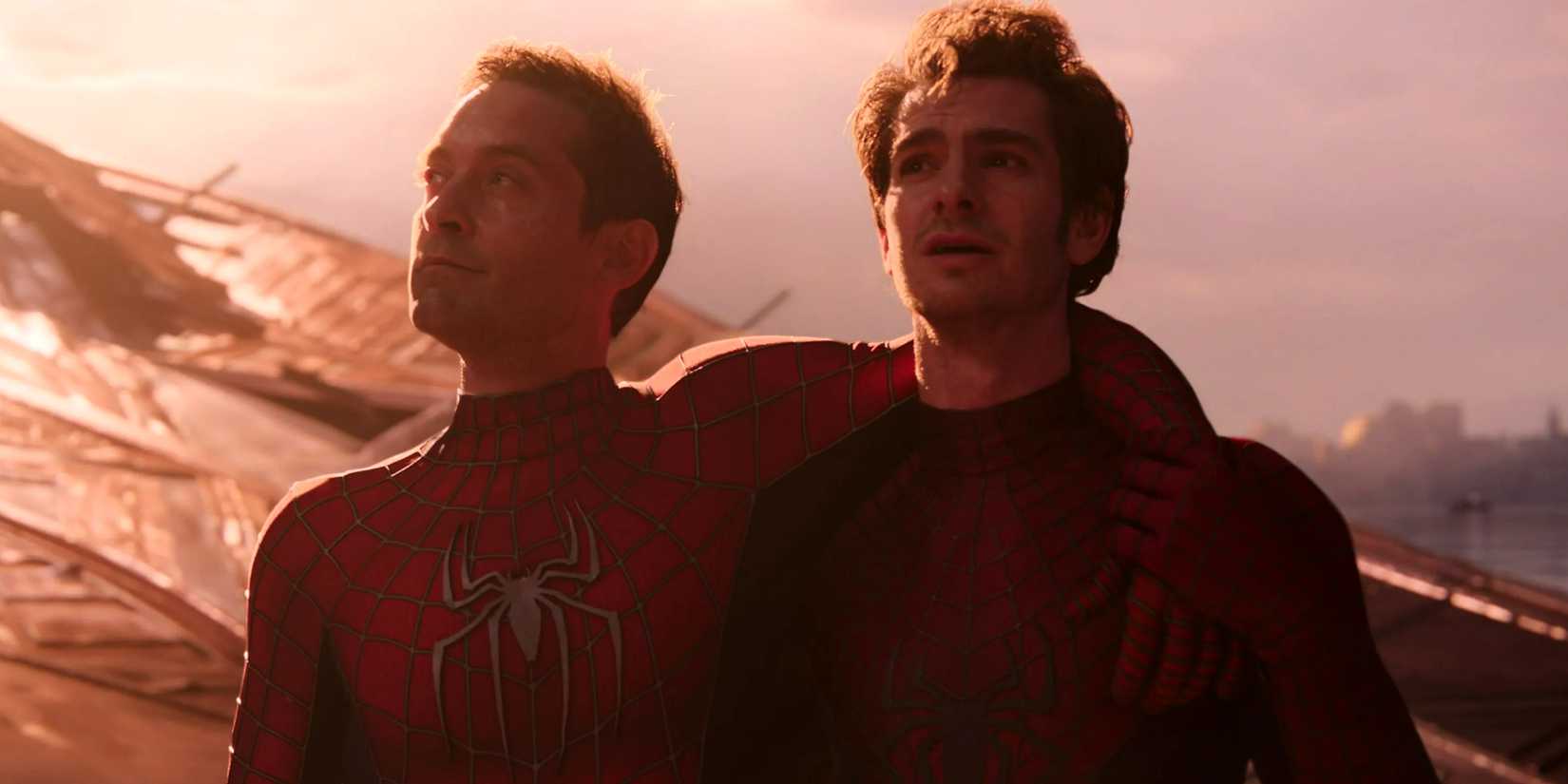 Andrew Garfield's Spider-Man holding Tobey Maguire's Spider-Man in No Way Home