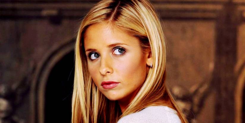 Buffy the Vampire Slayer Buffy looking over her shoulder