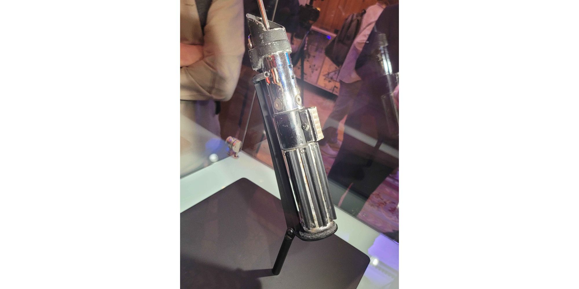 Darth Vader Hero Lightsaber Propstore Angle 1(1)
